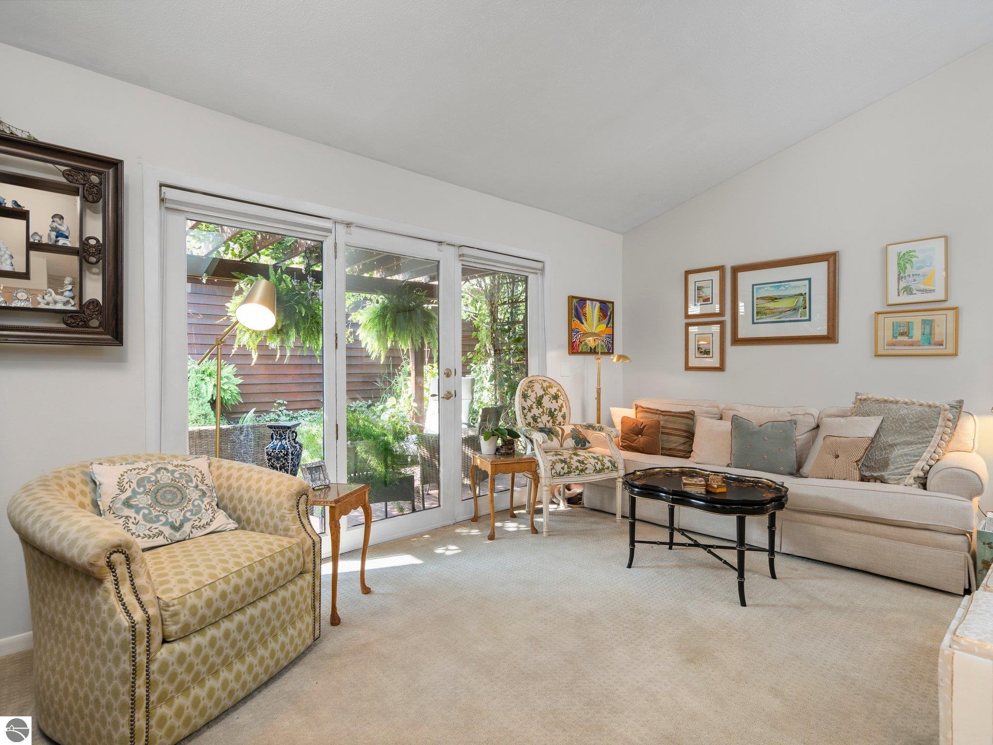 2155 Hammond Place Center