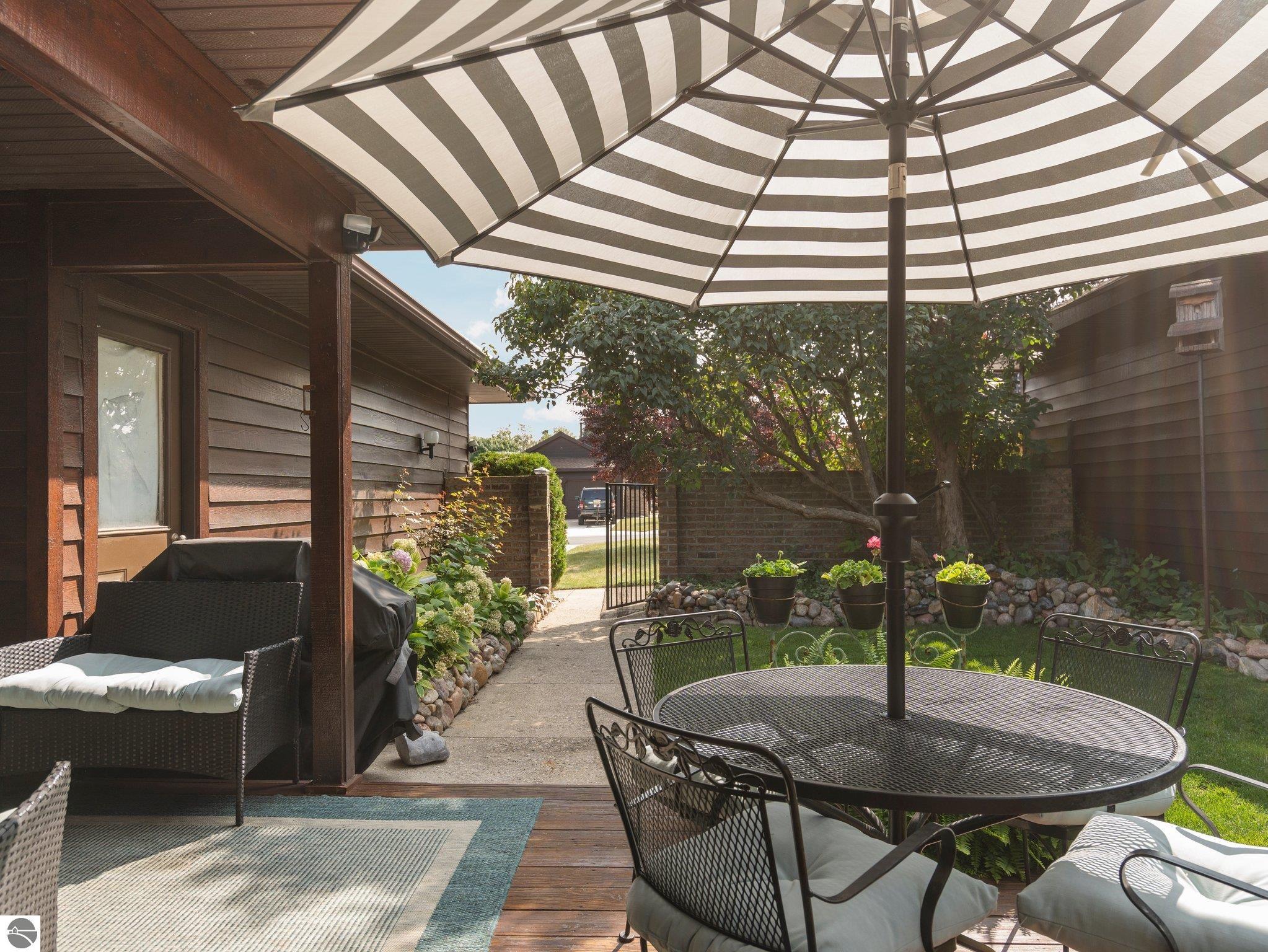 2155 Hammond Place Center