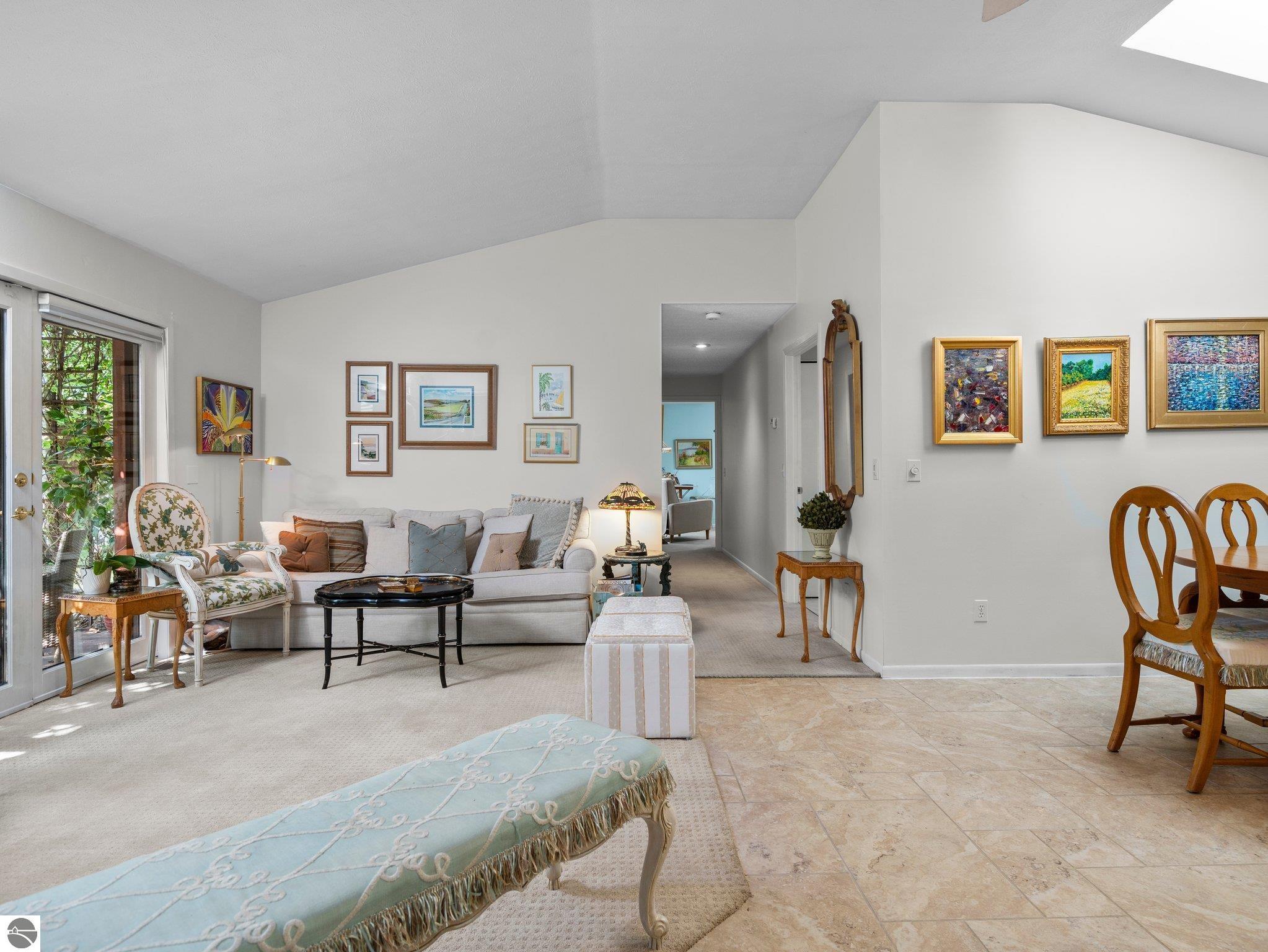 2155 Hammond Place Center