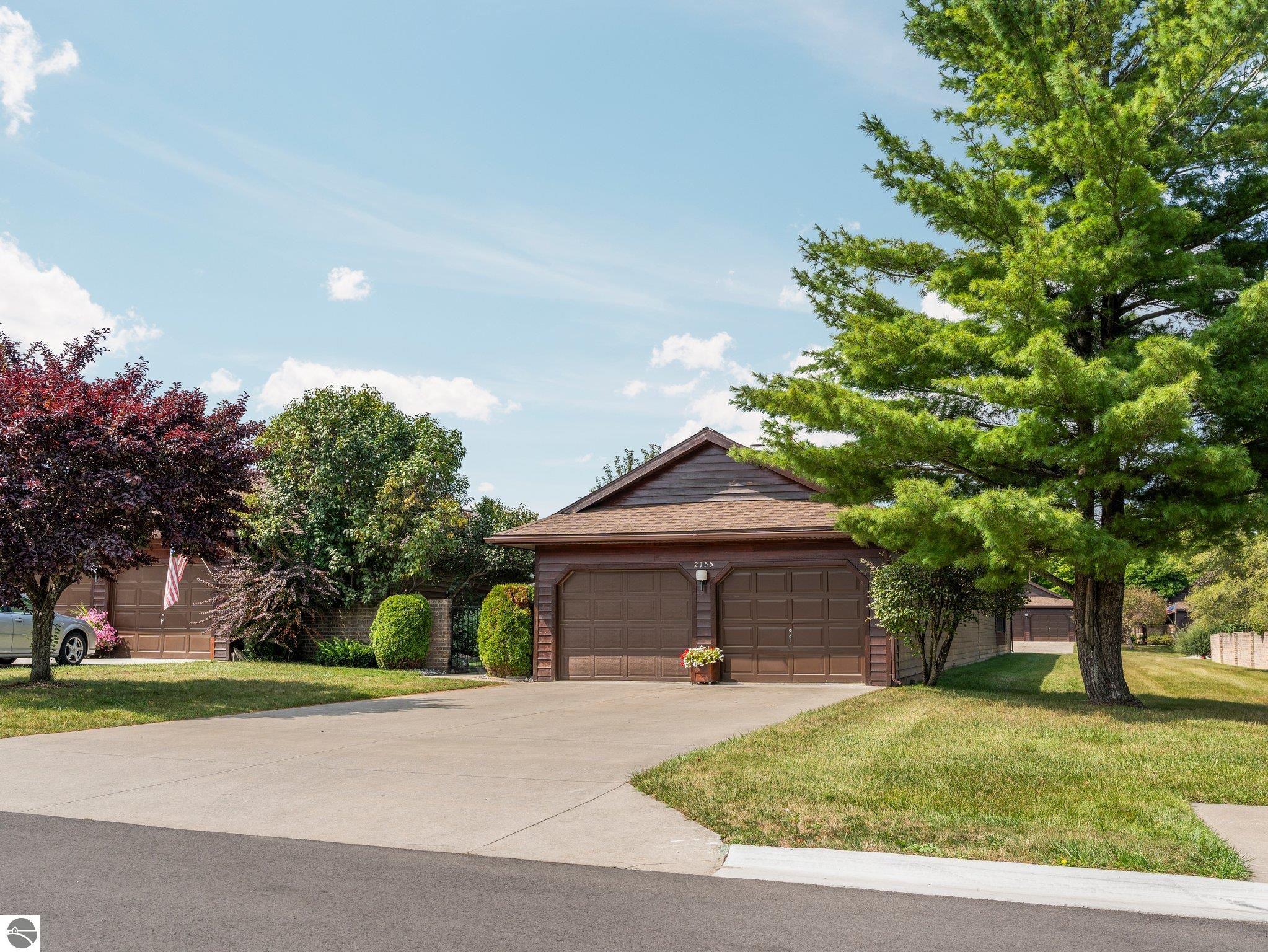 2155 Hammond Place Center