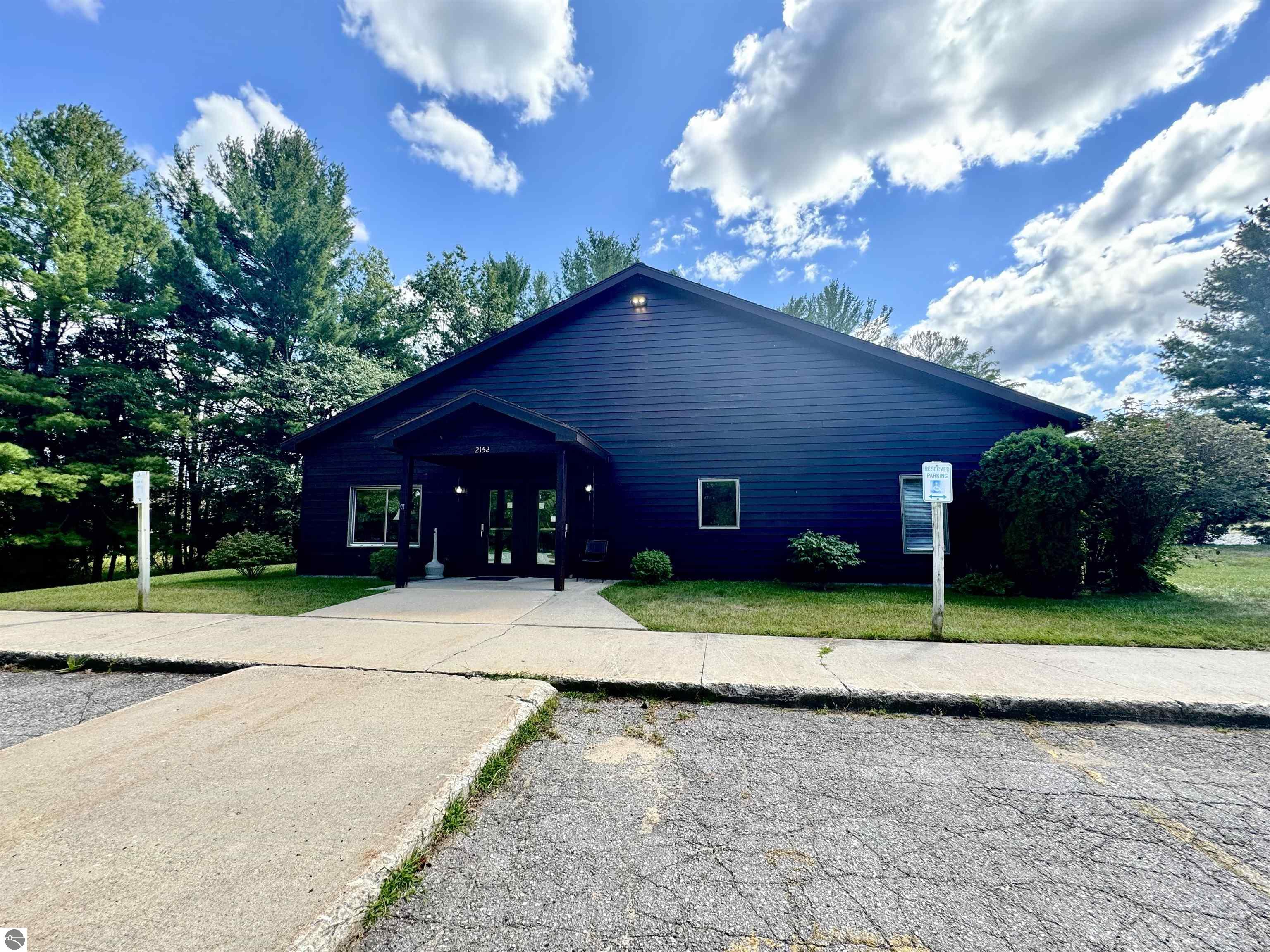 2155 Hammond Place Center