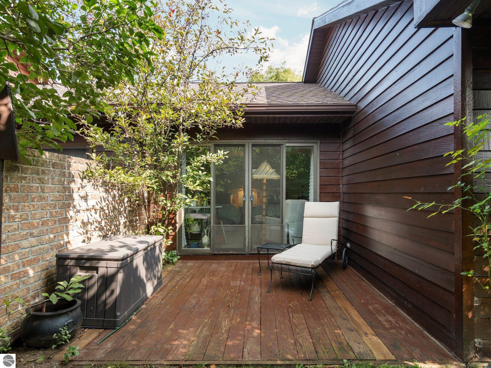 2155 Hammond Place Center