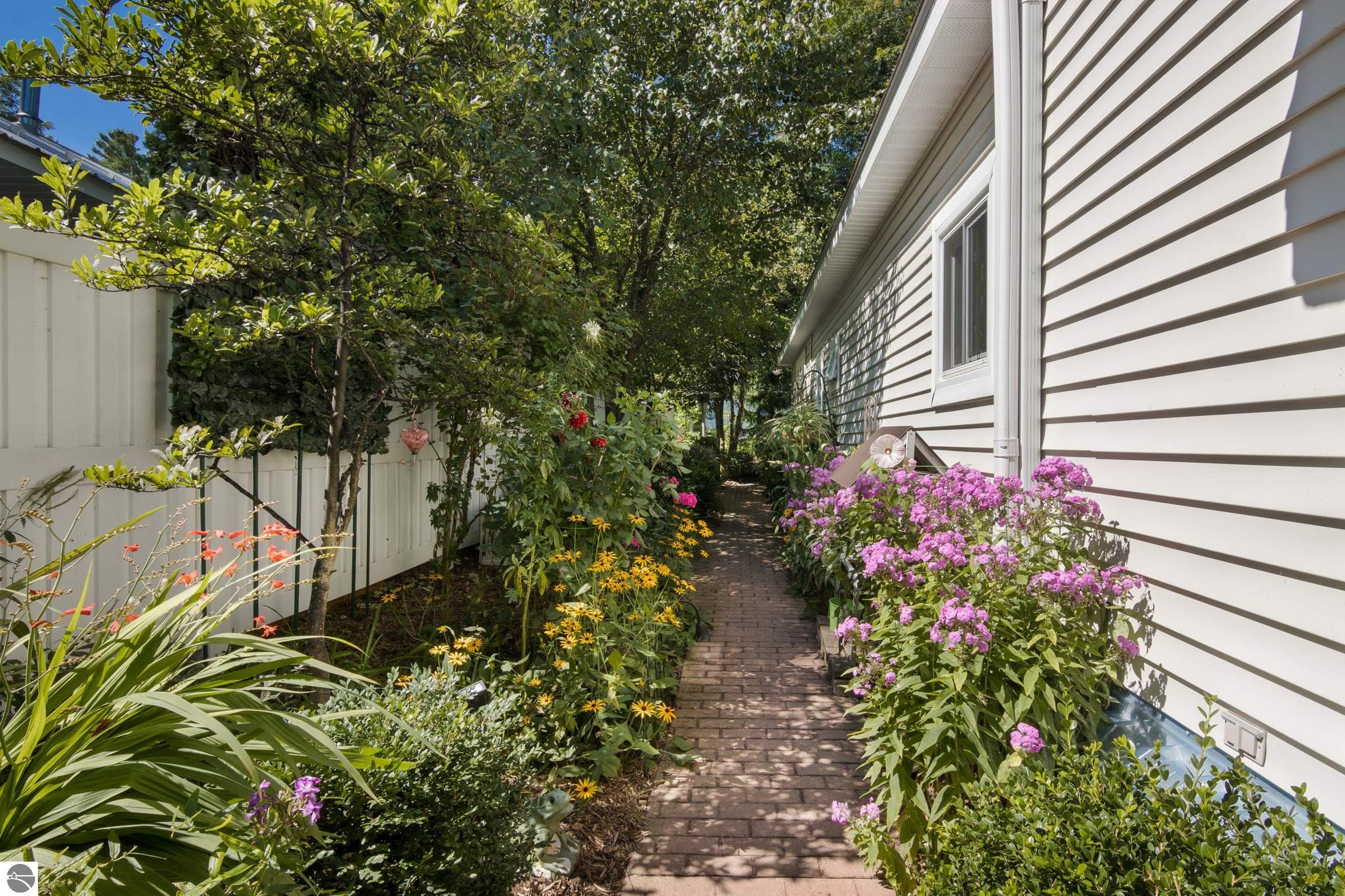 440 S East Bay Boulevard