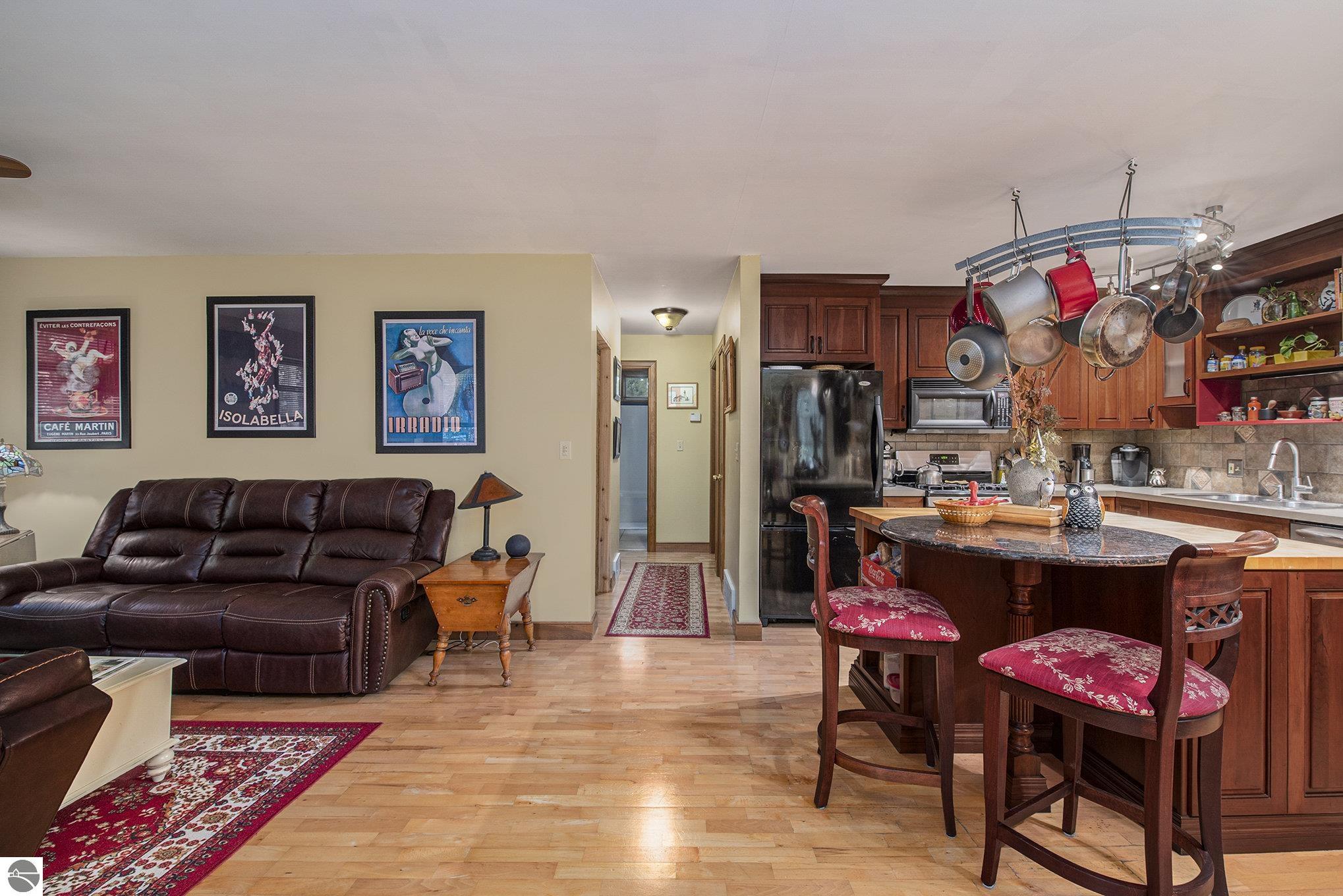 2541 E Cherry Lane