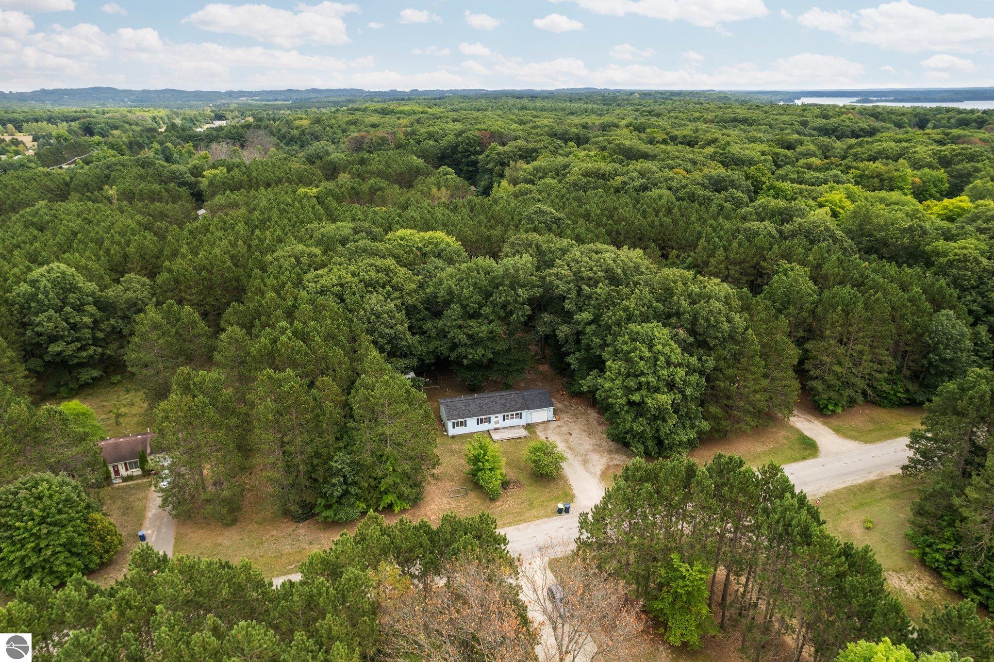 4956 W Red Oaks Drive
