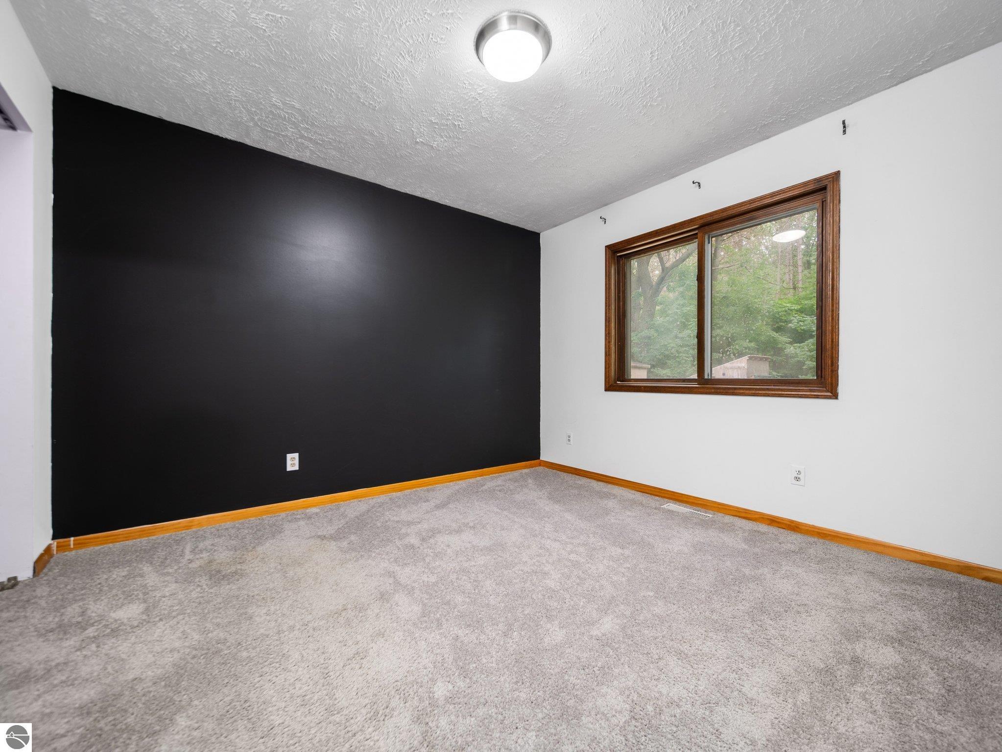 4956 W Red Oaks Drive