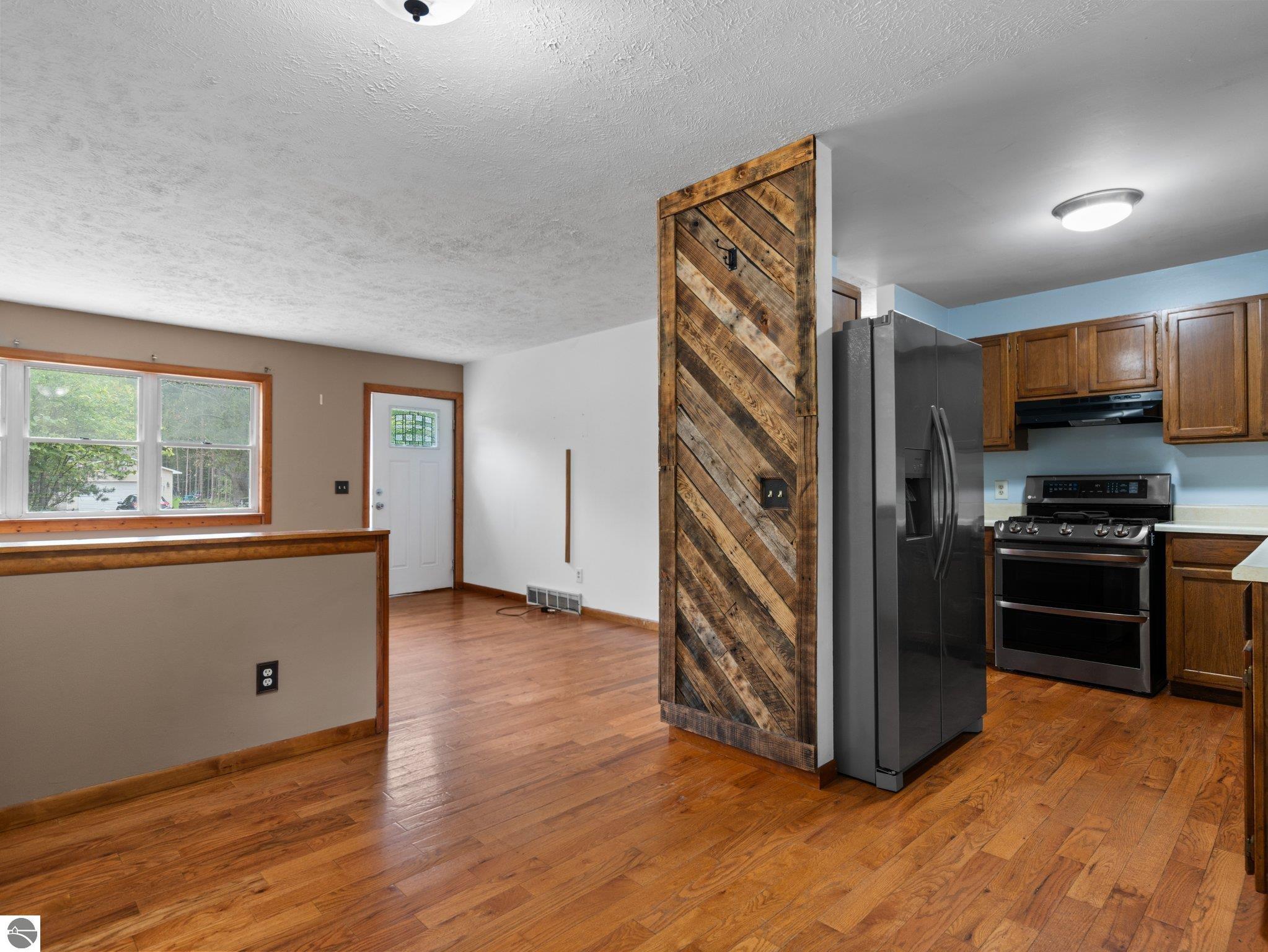 4956 W Red Oaks Drive