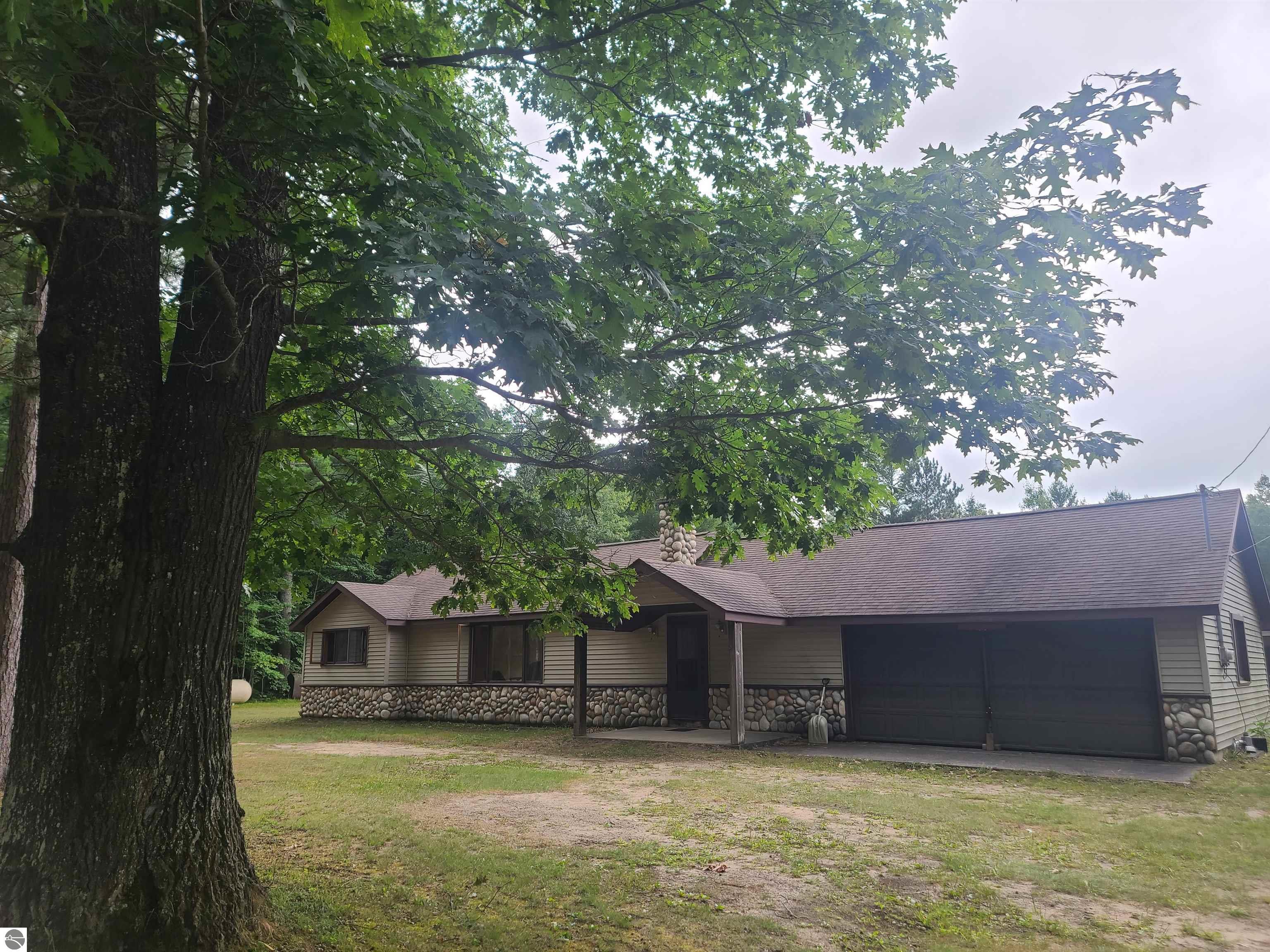 2513 NW Smith Lake Road