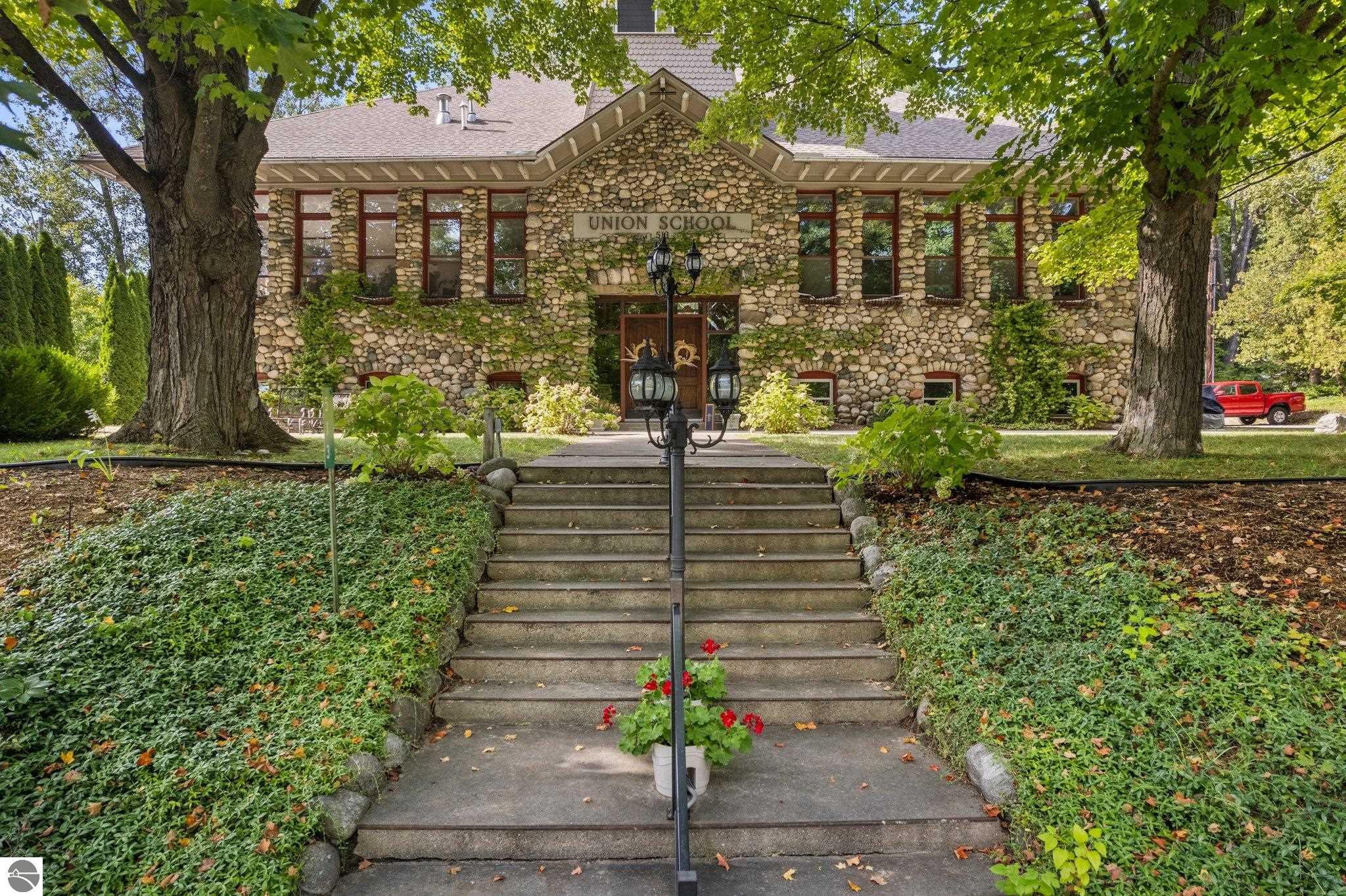 513 N Saint Marys Street # 3