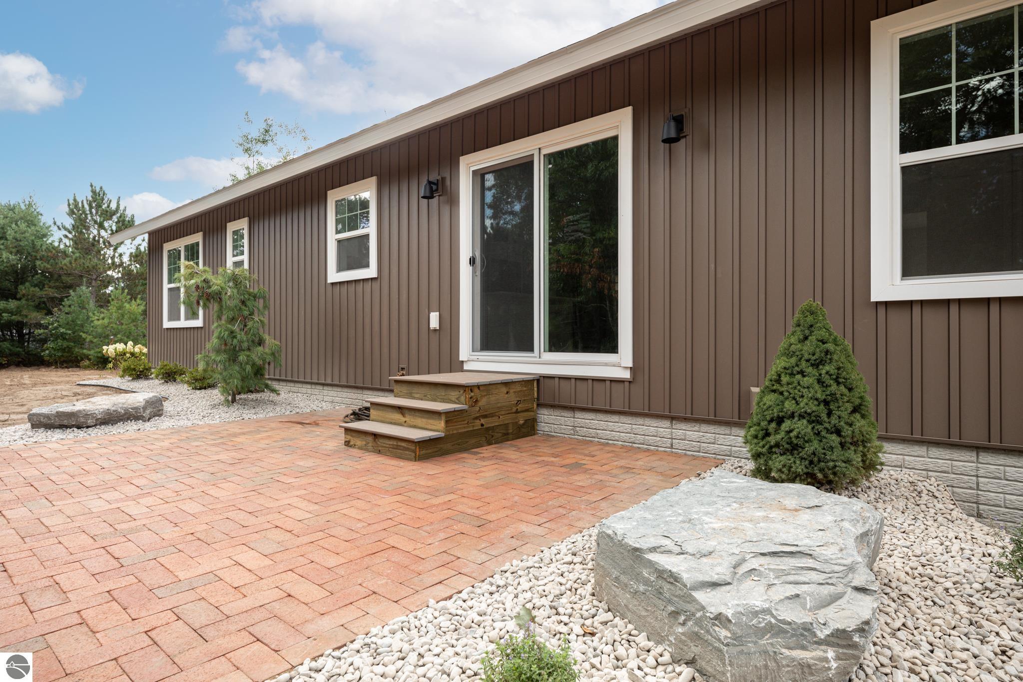 1823 Old Cabin Drive