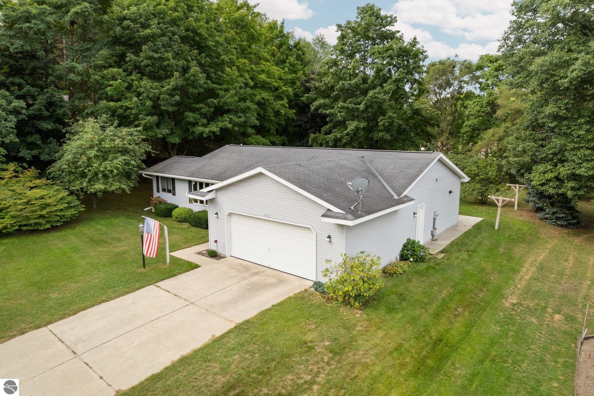 1520 Arnold Court
