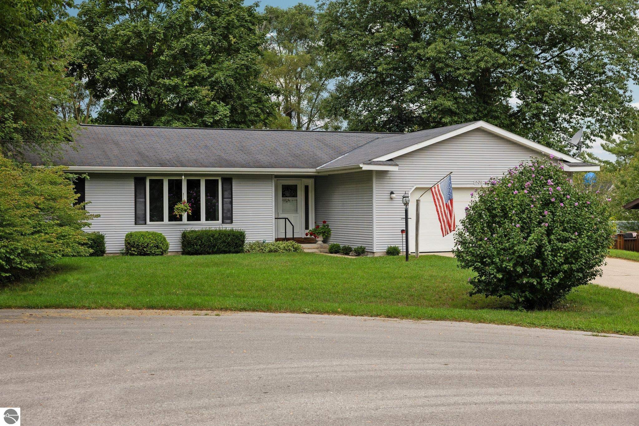 1520 Arnold Court