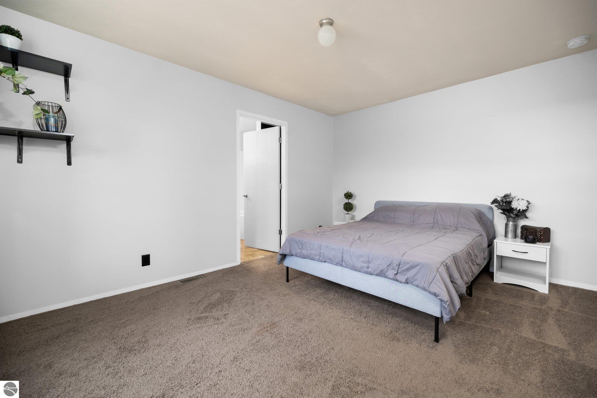 2652 Ray Boulevard