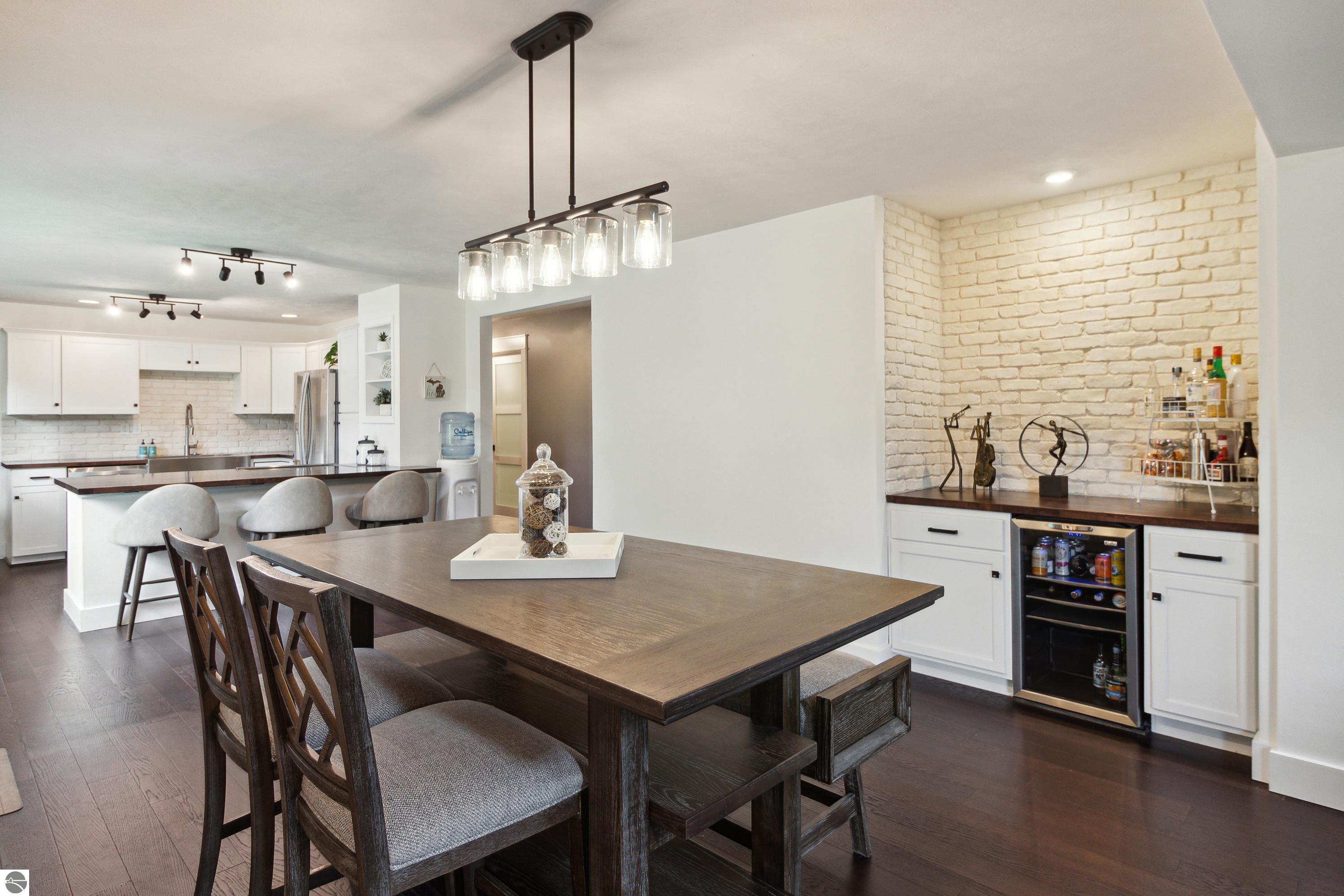1513 N Orchard Drive