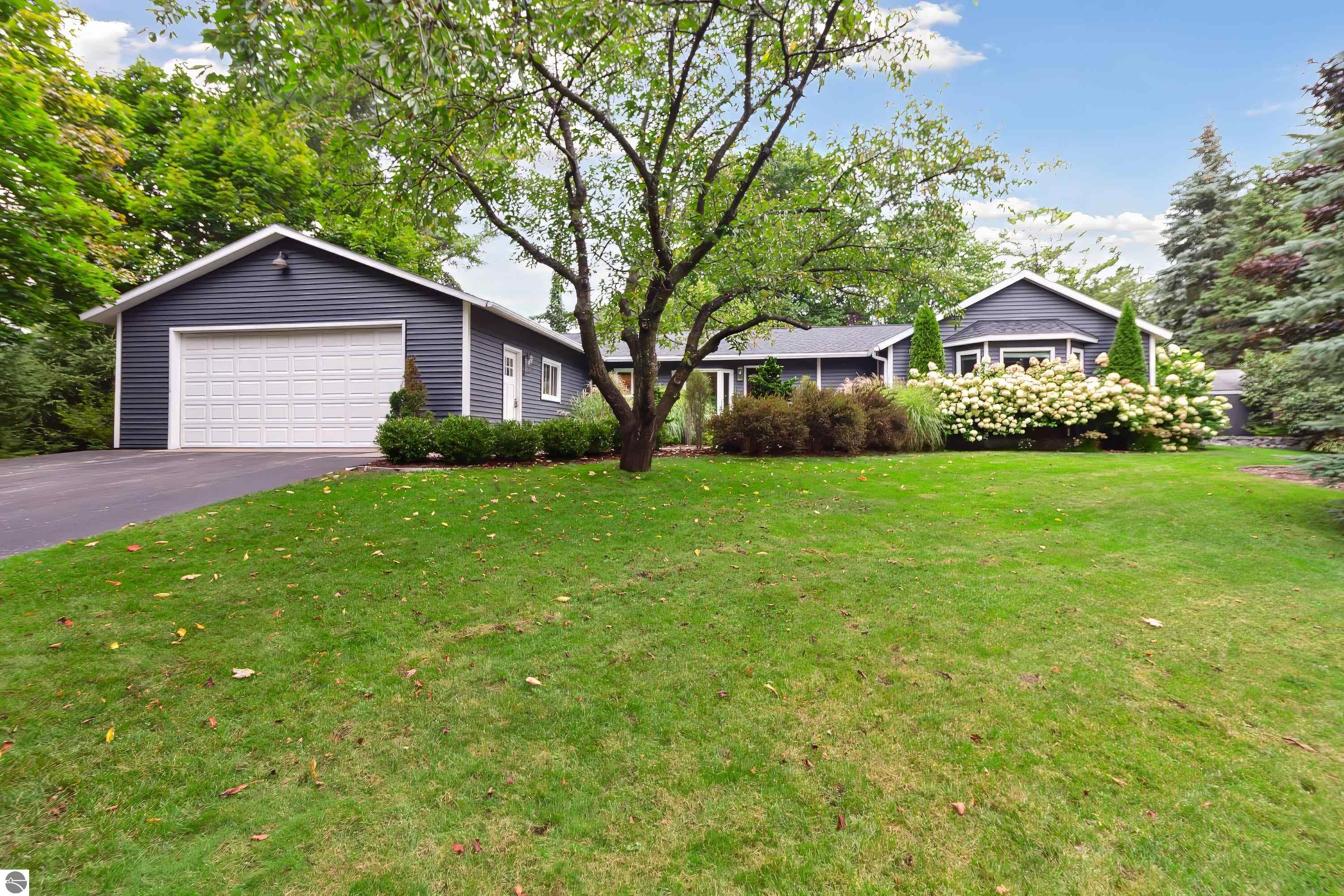 1513 N Orchard Drive