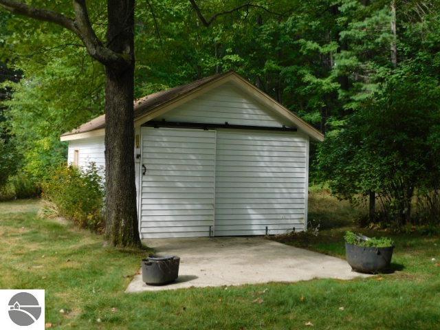 2675 W Log Lake Road
