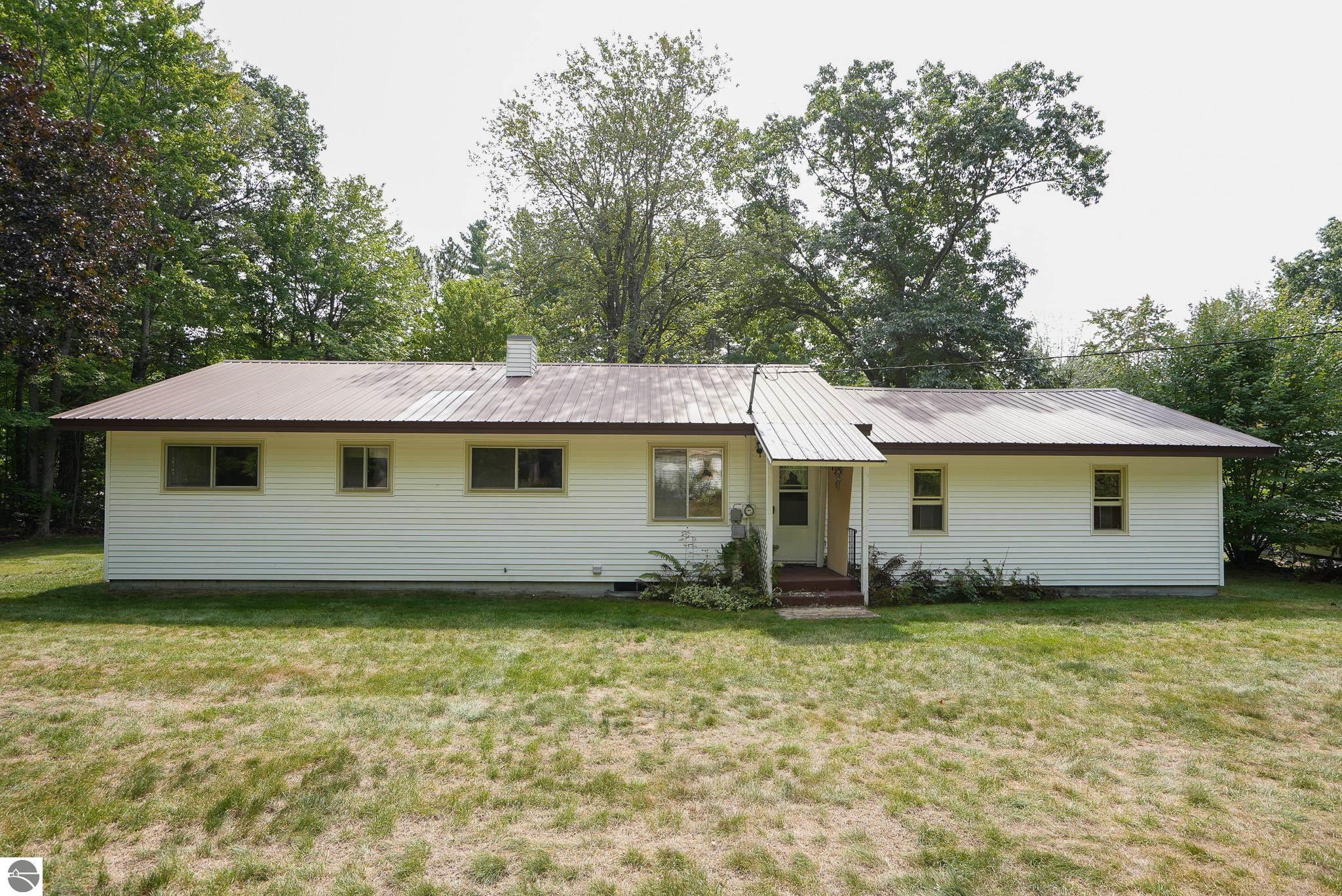 2675 W Log Lake Road