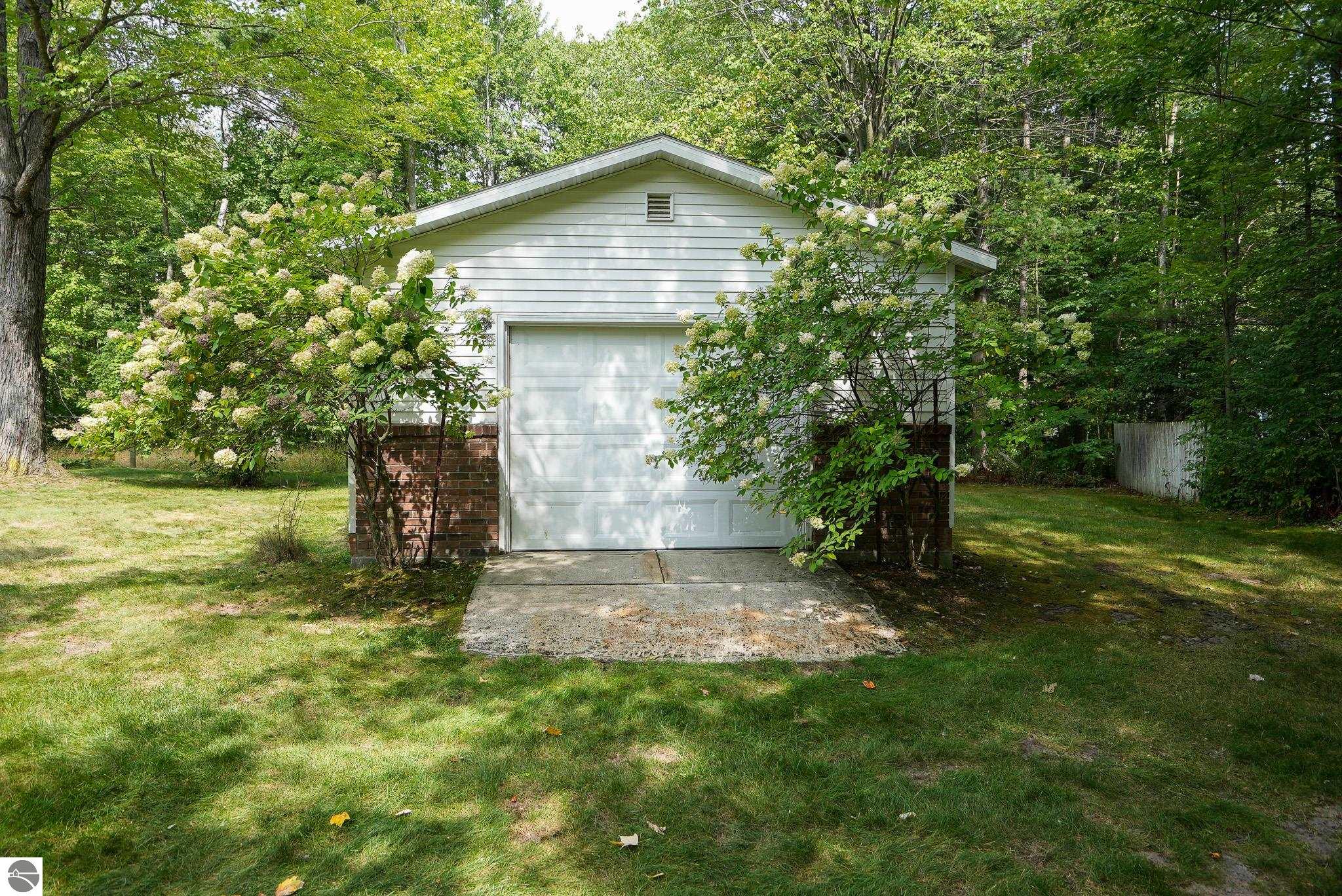 2675 W Log Lake Road