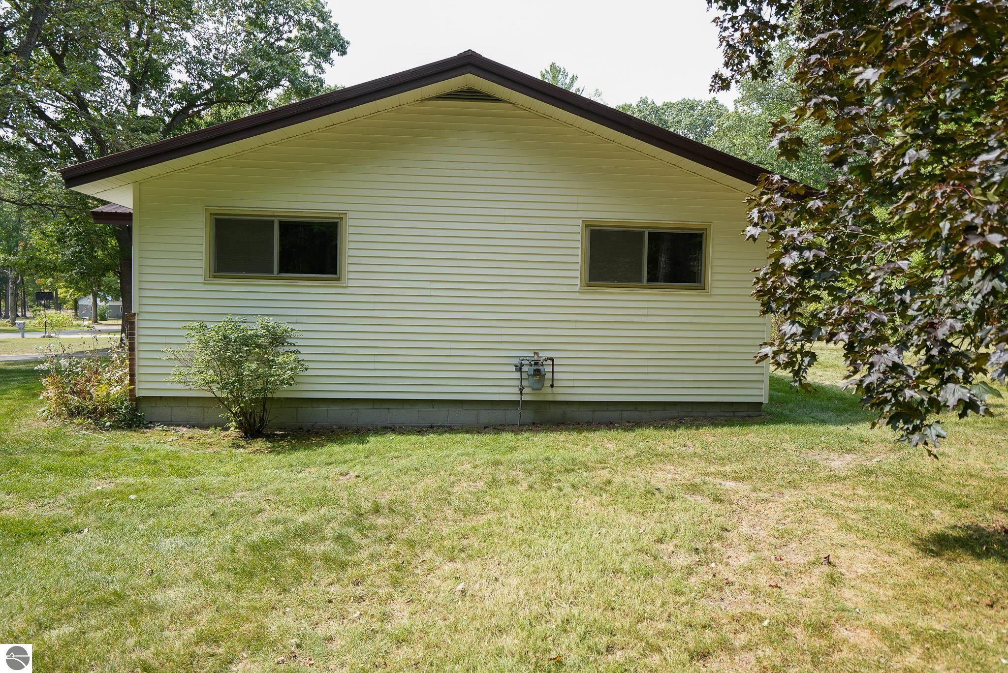 2675 W Log Lake Road