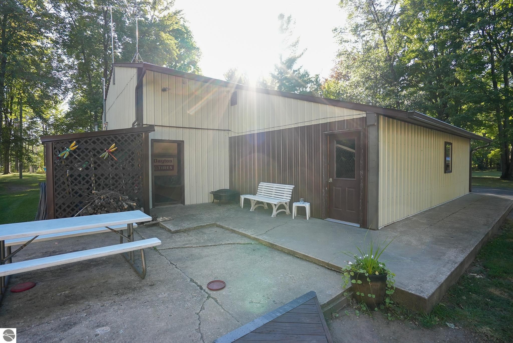 6195 NW Aarwood Road