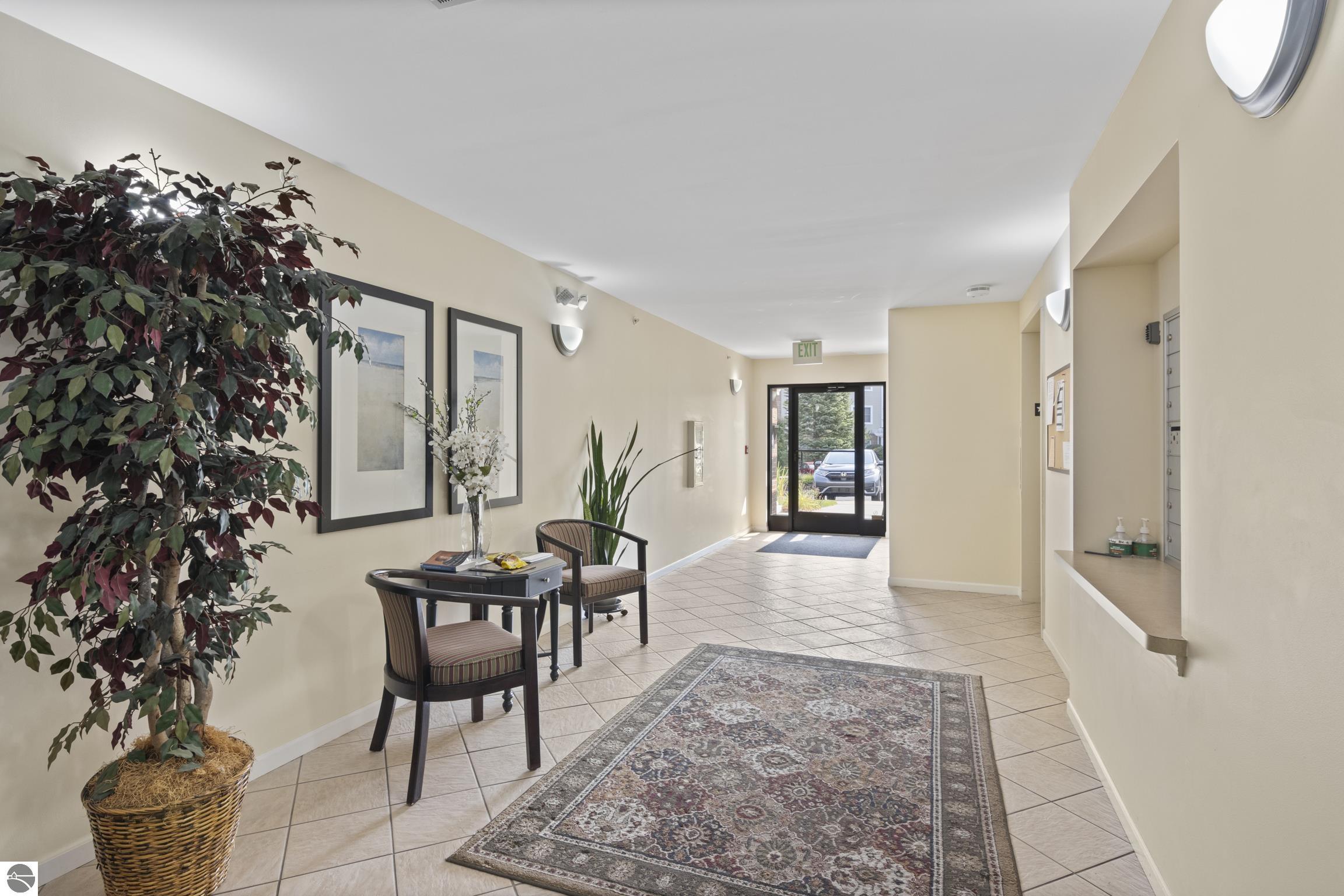 1122 Lake Ridge Drive # 103