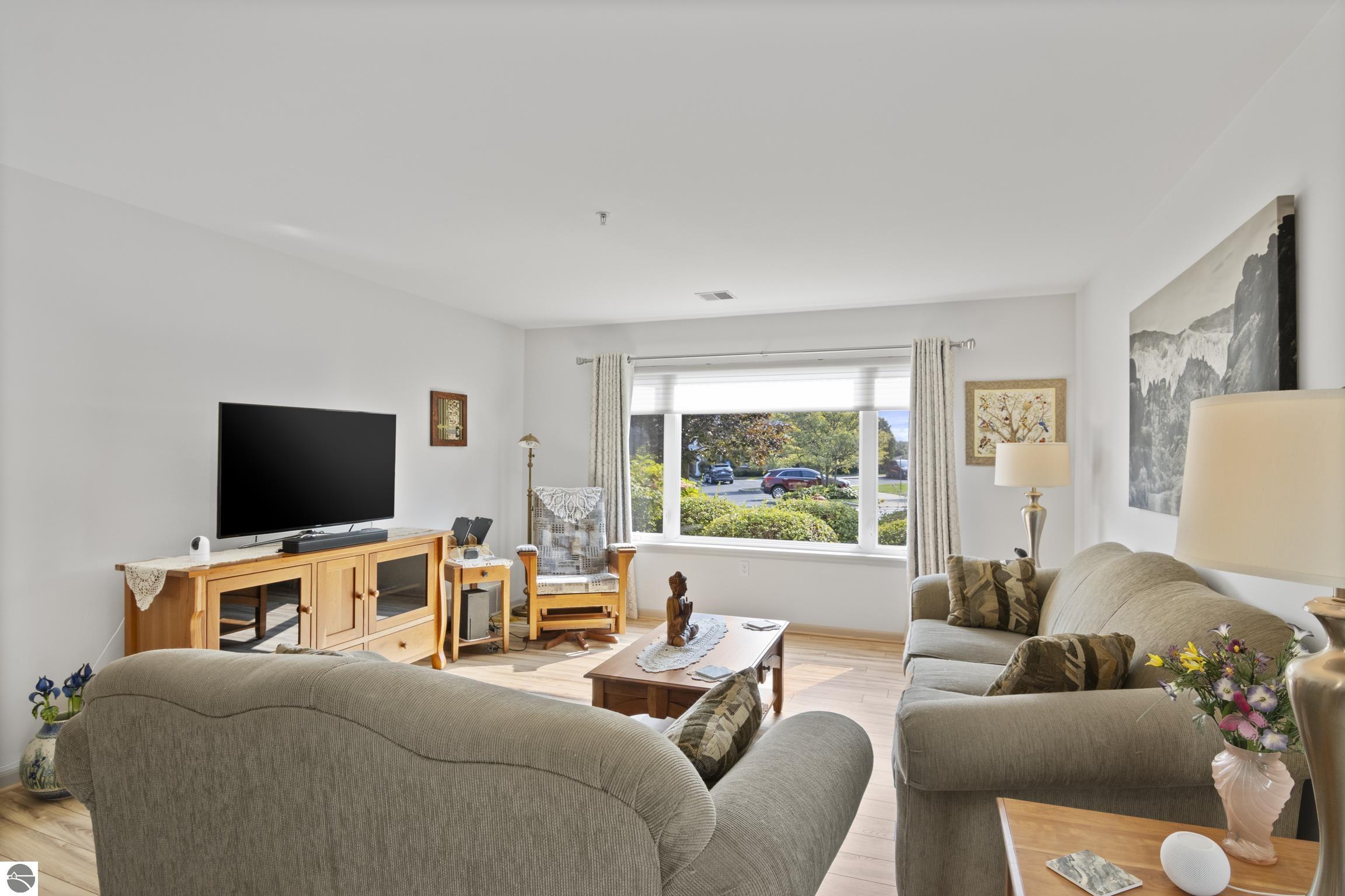 1122 Lake Ridge Drive # 103