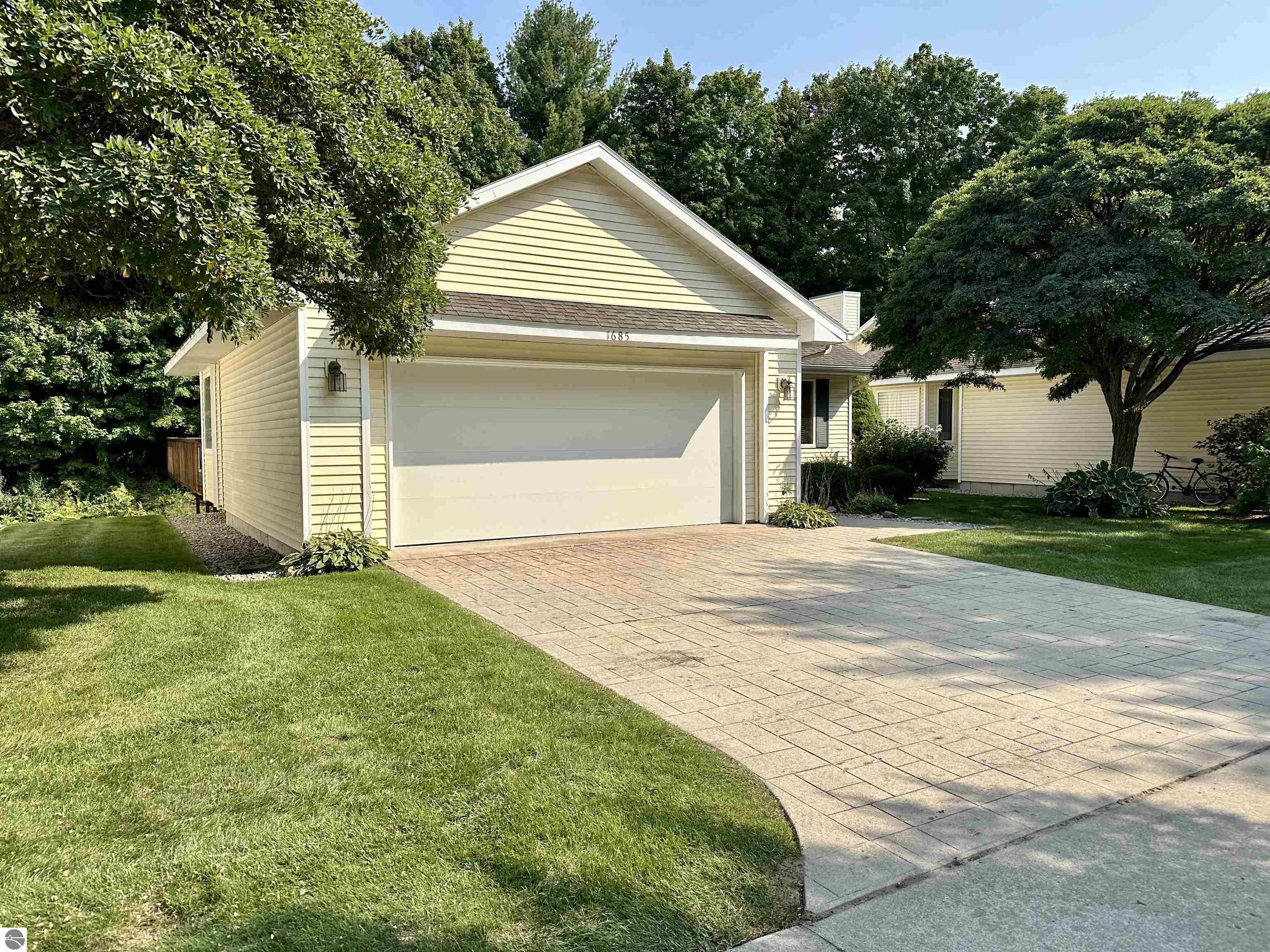 1685 Veterans Drive