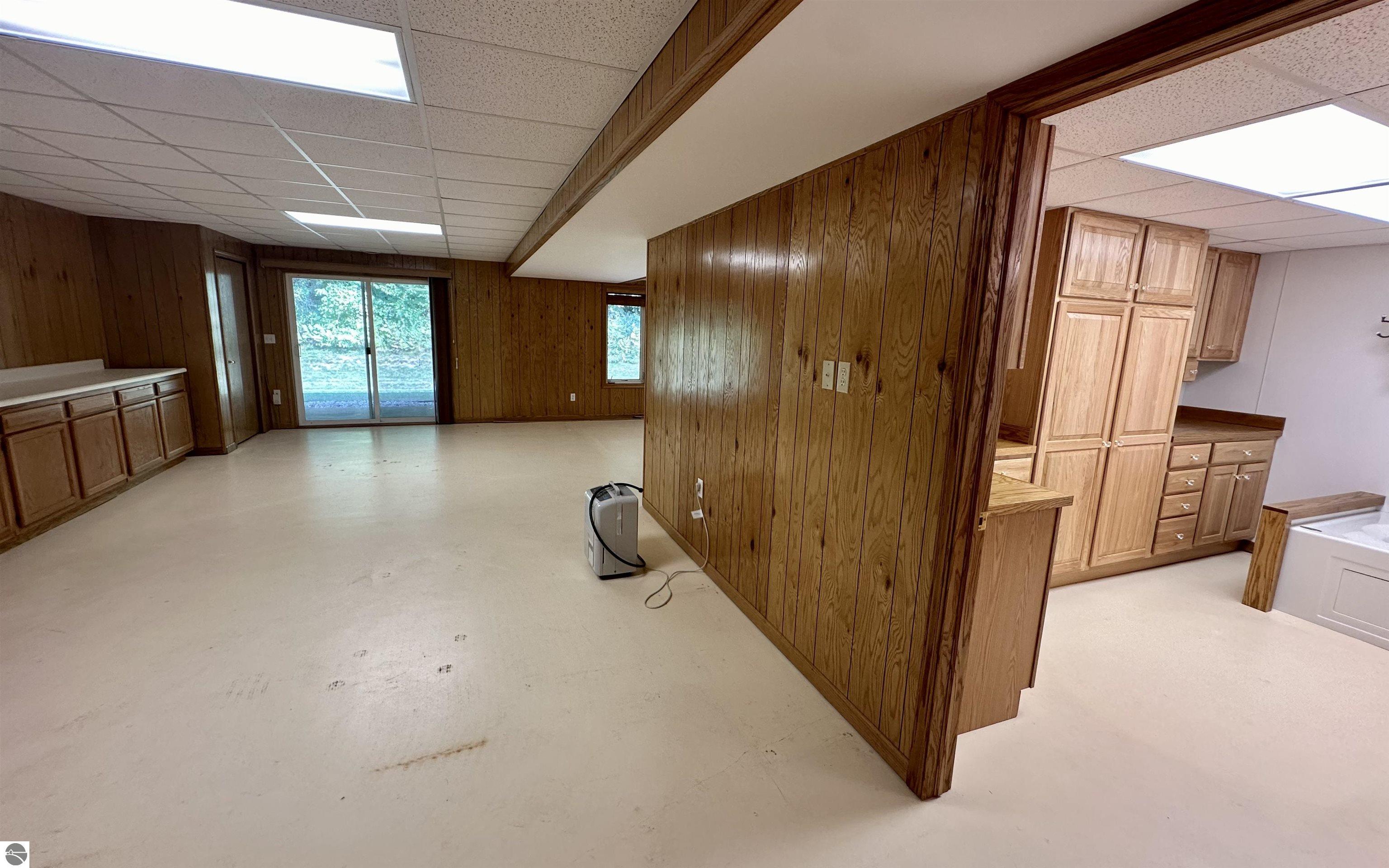 1685 Veterans Drive