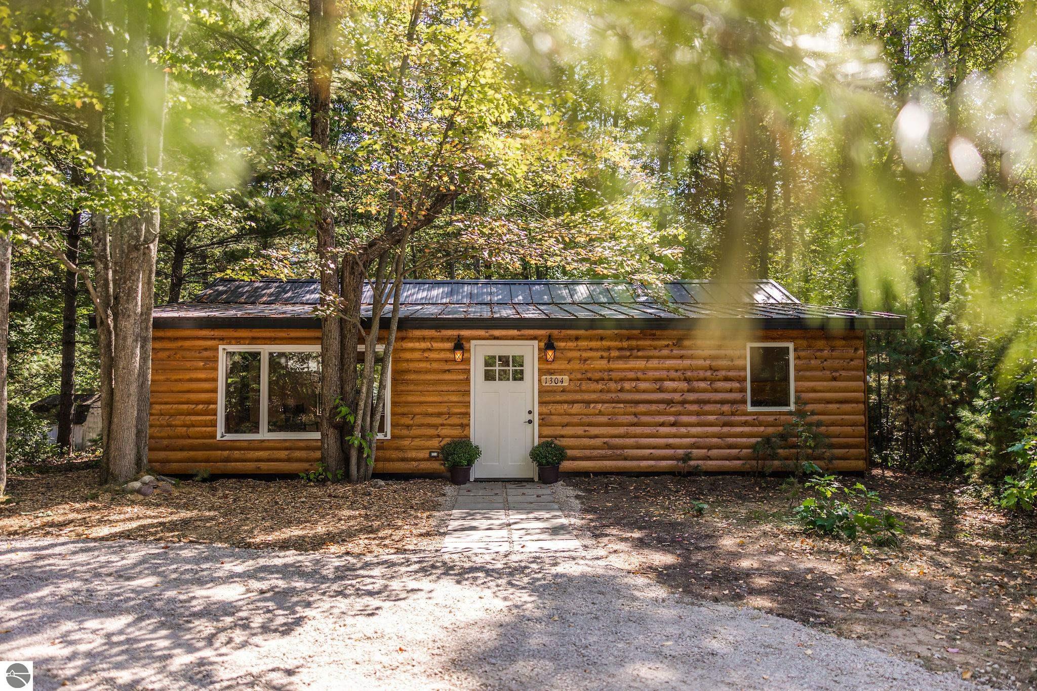 1304 NE Poplar Drive