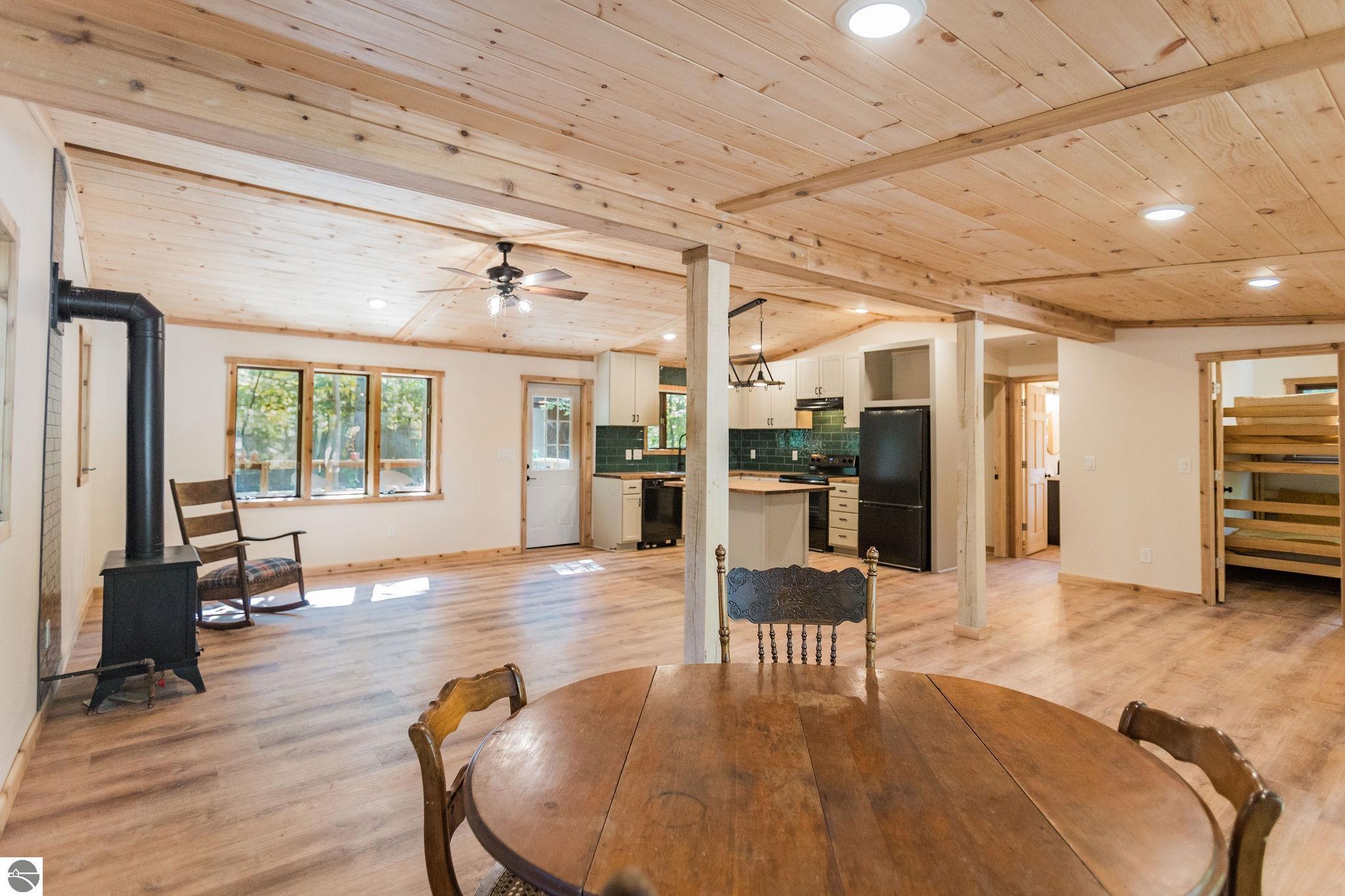 1304 NE Poplar Drive