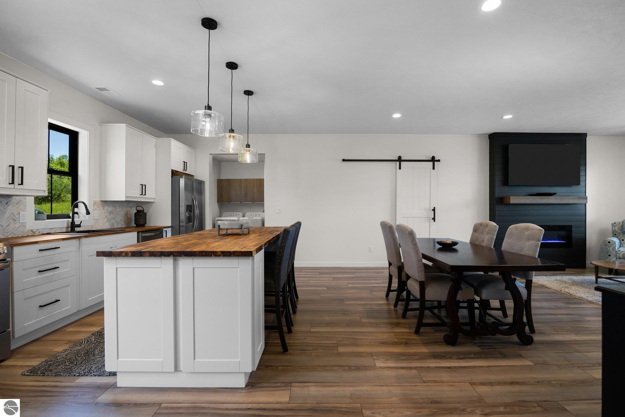 5104 S Shore View Circle