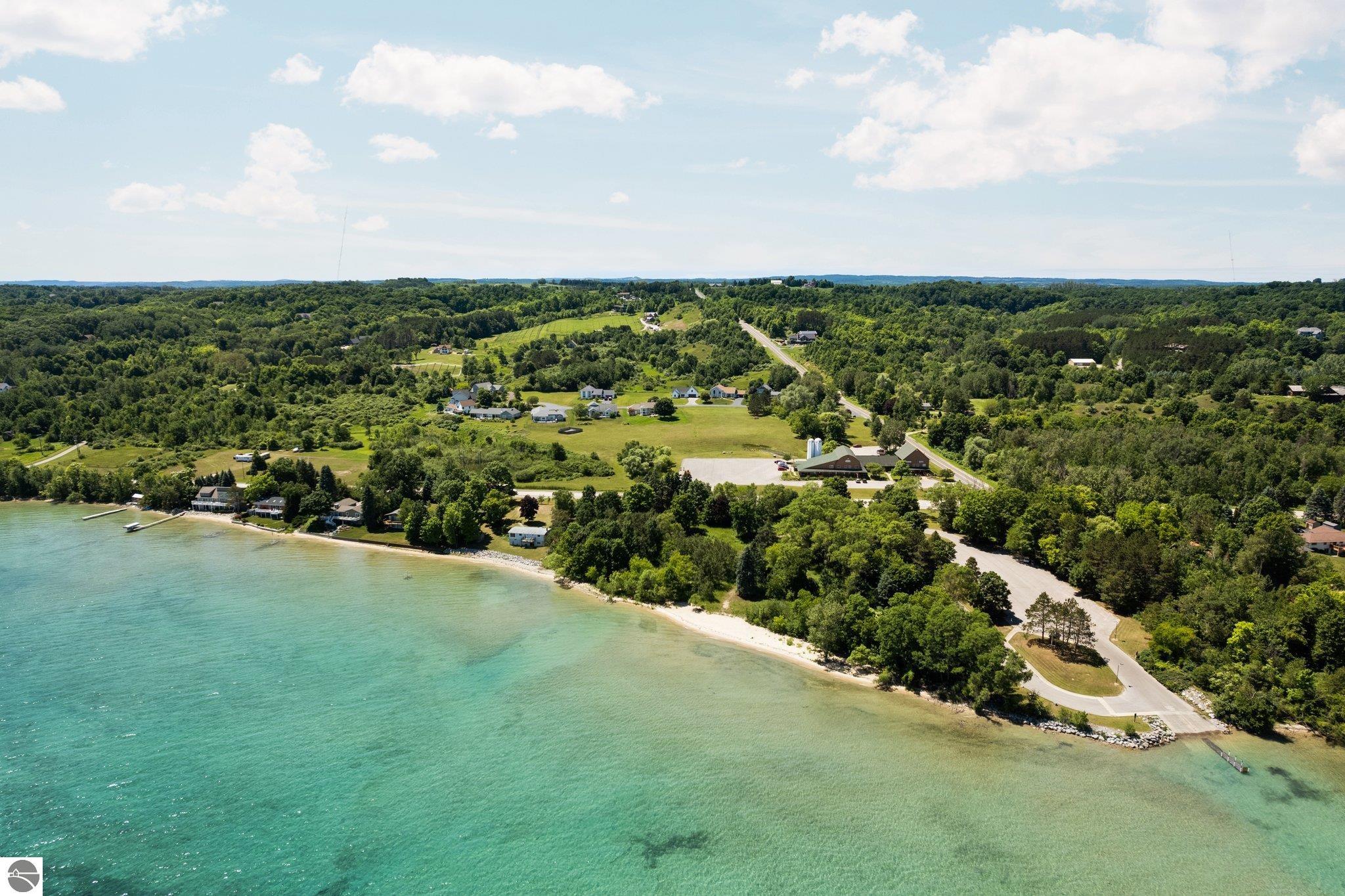 5104 S Shore View Circle