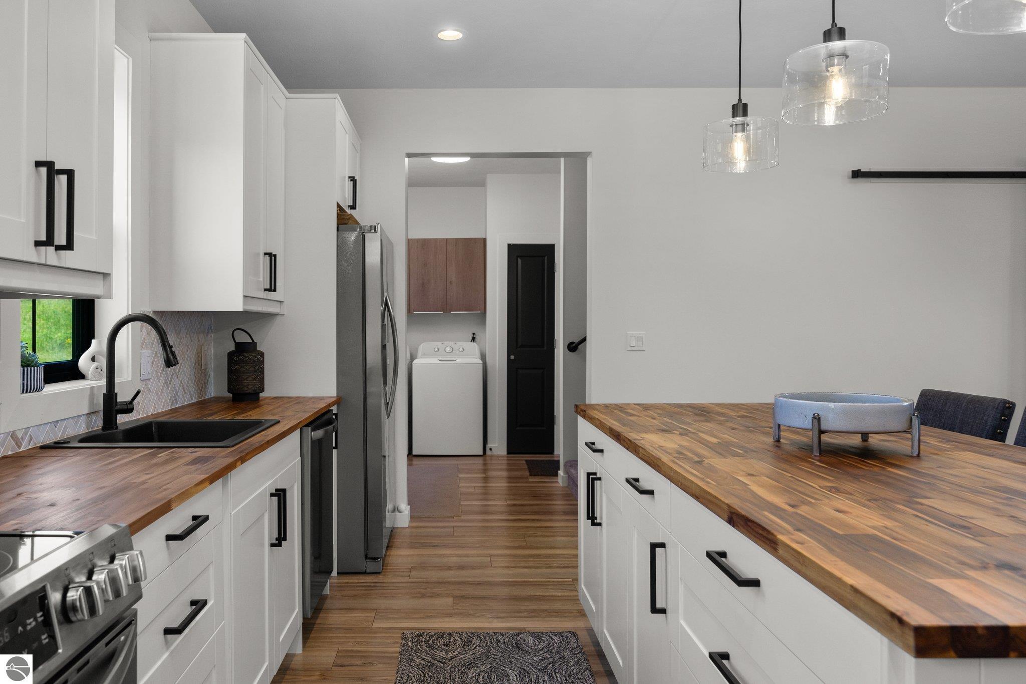 5104 S Shore View Circle