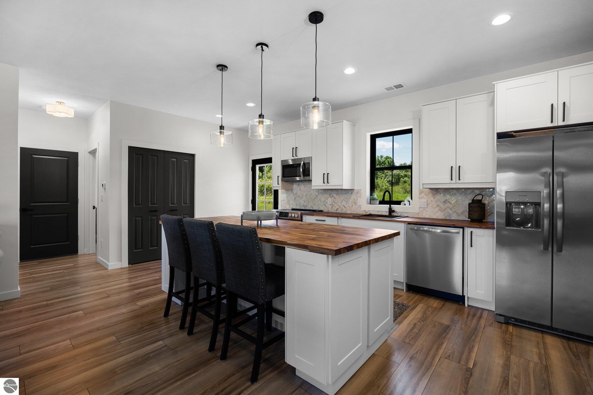 5104 S Shore View Circle