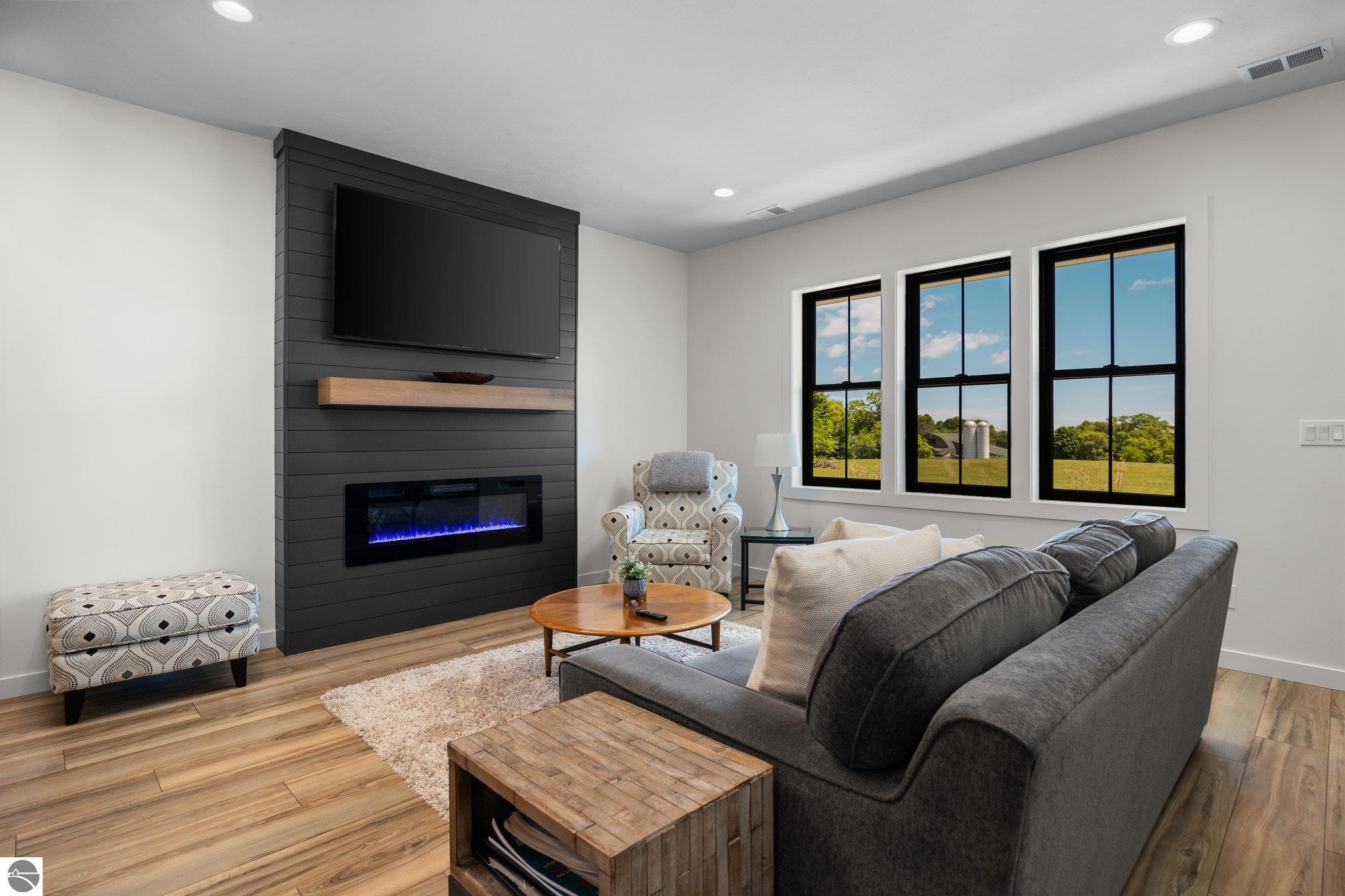 5104 S Shore View Circle