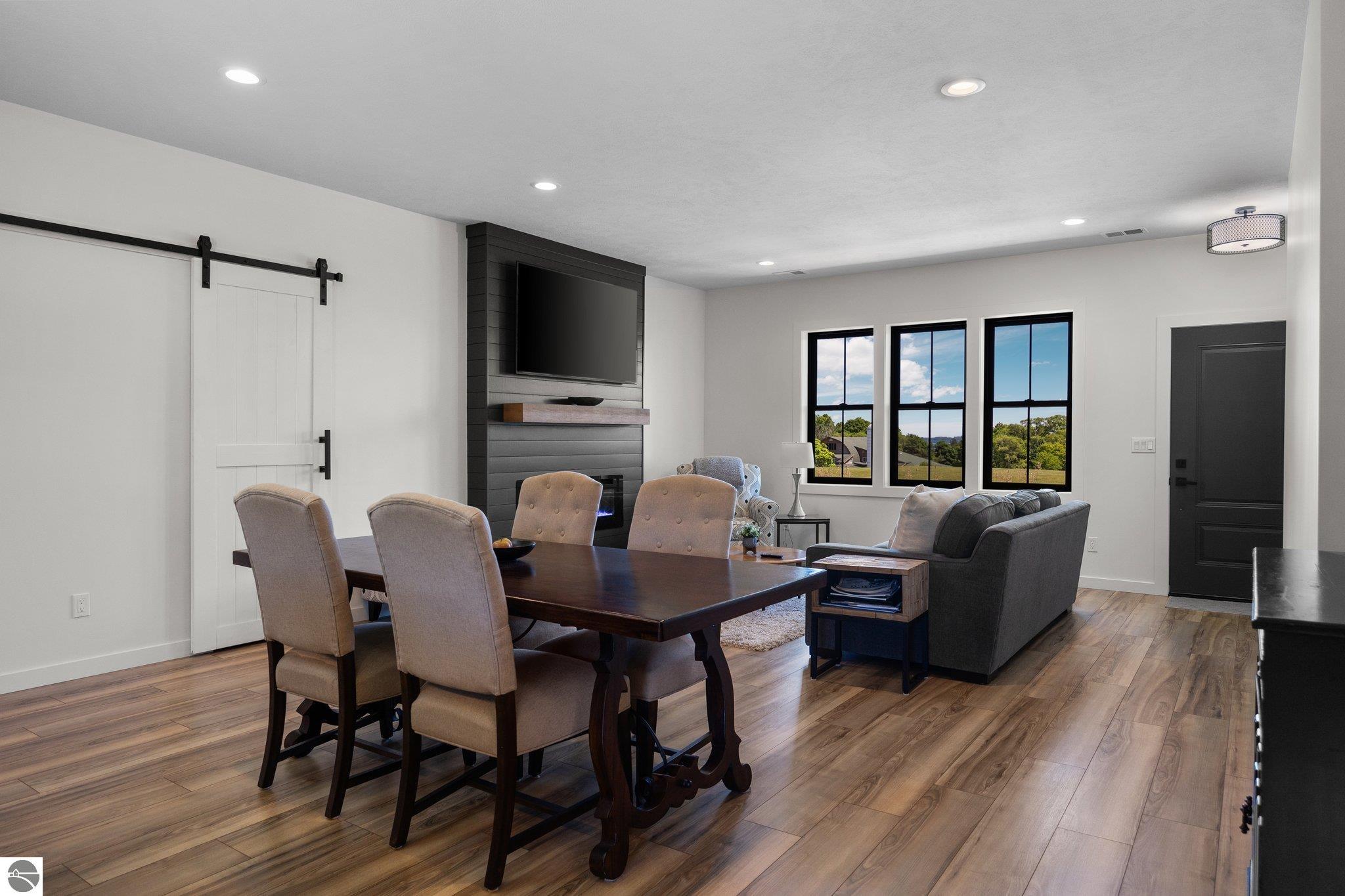 5104 S Shore View Circle