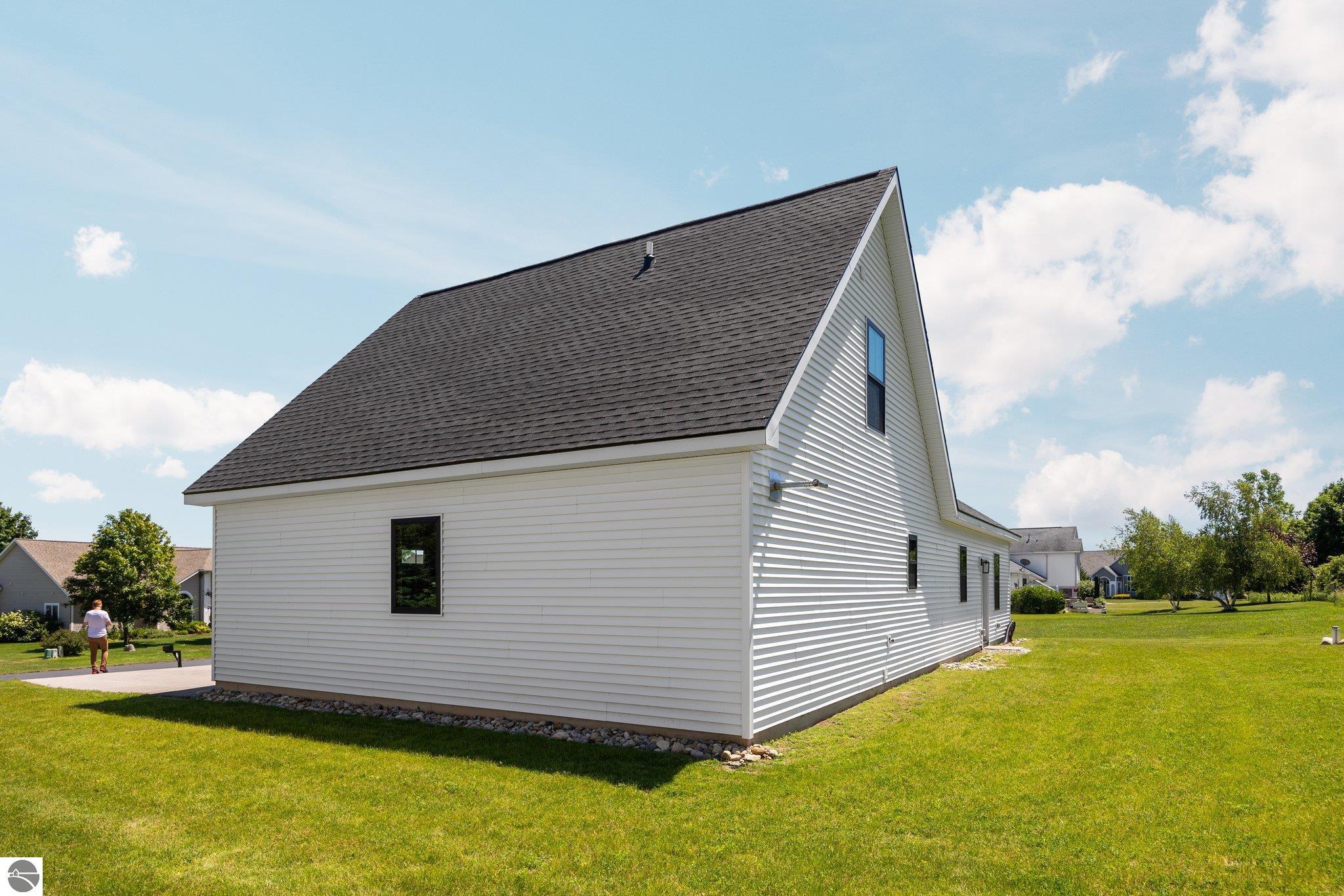 5104 S Shore View Circle
