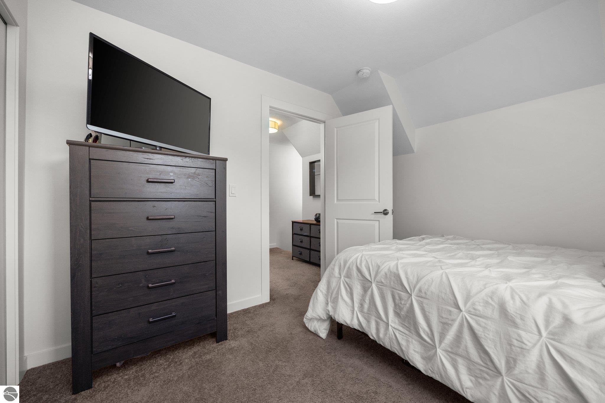 5104 S Shore View Circle