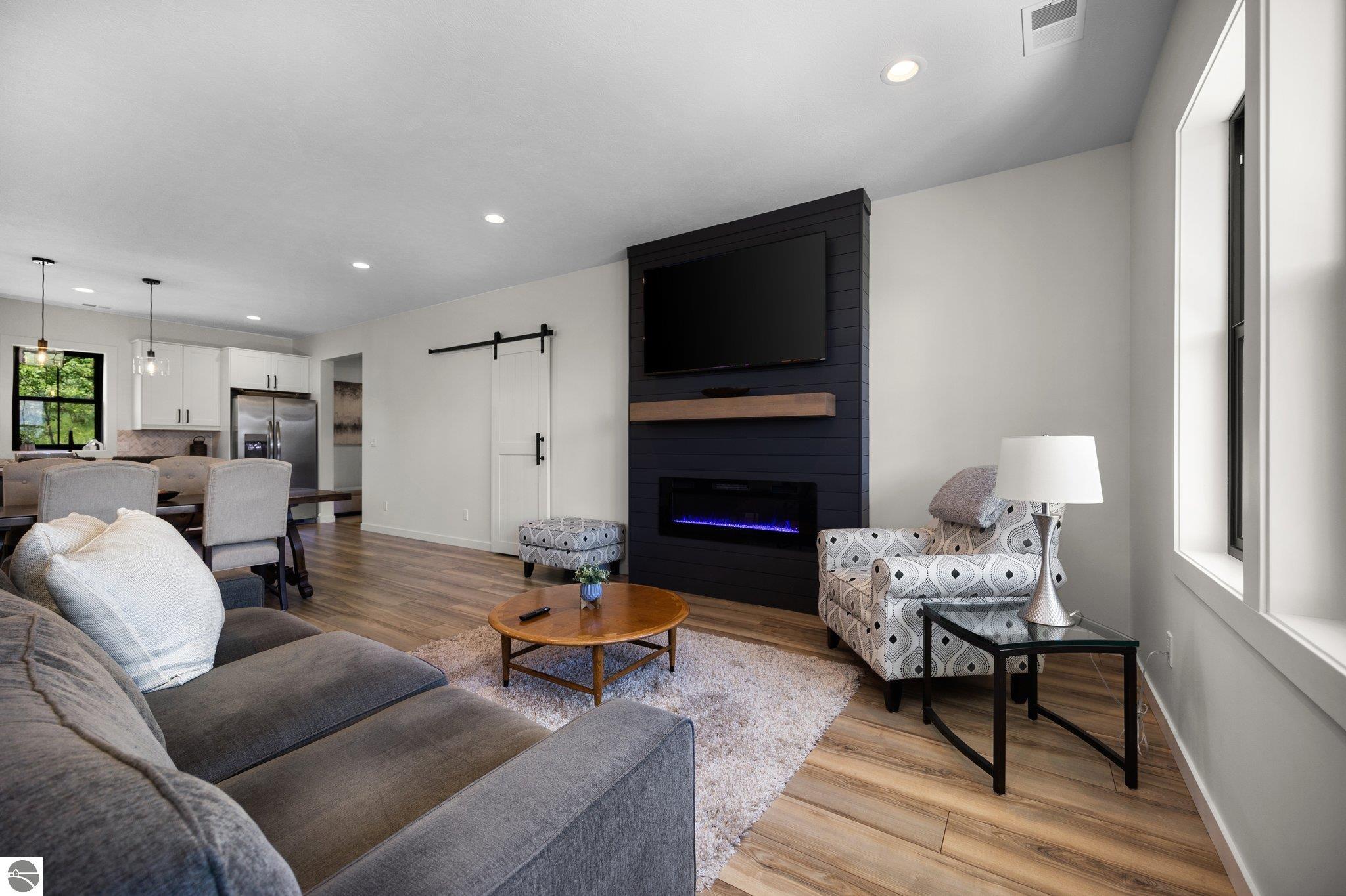 5104 S Shore View Circle
