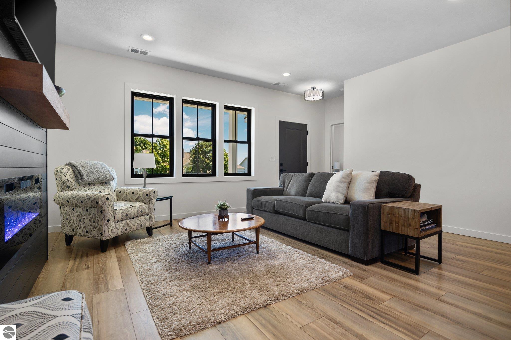 5104 S Shore View Circle