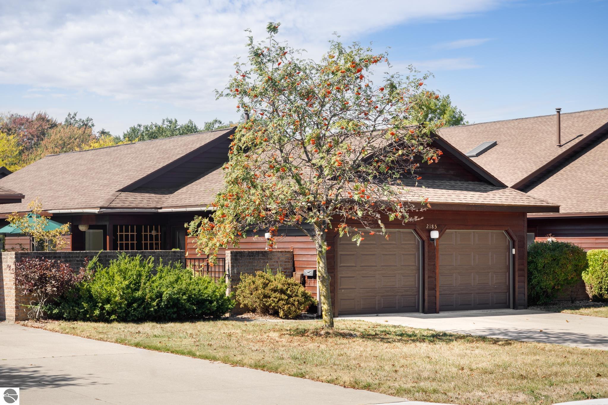 2185 Hammond Place Center