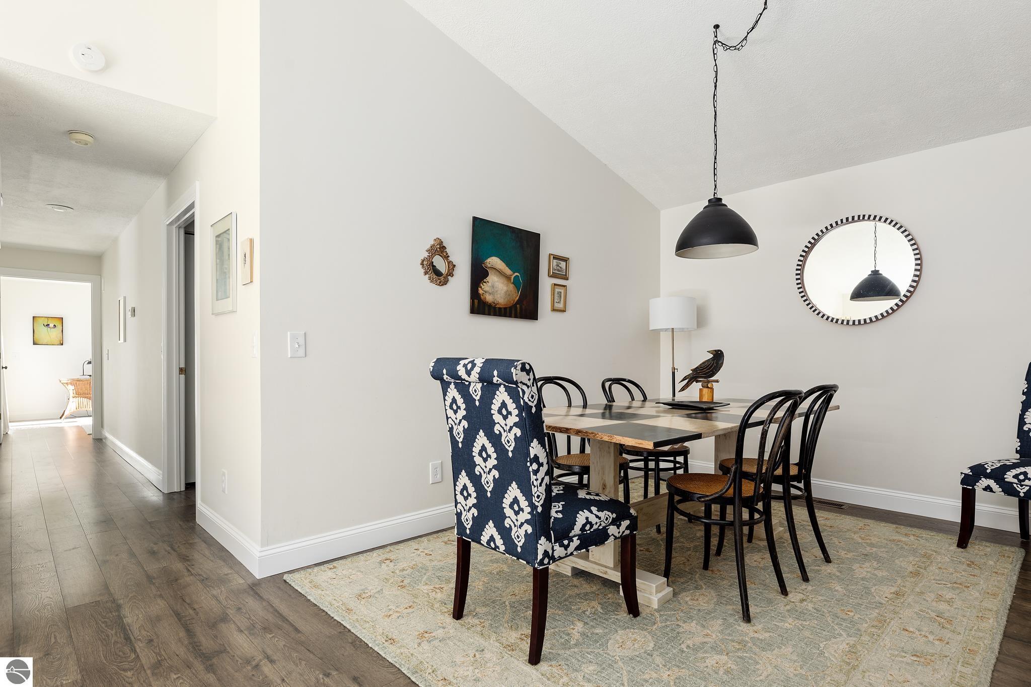 2185 Hammond Place Center