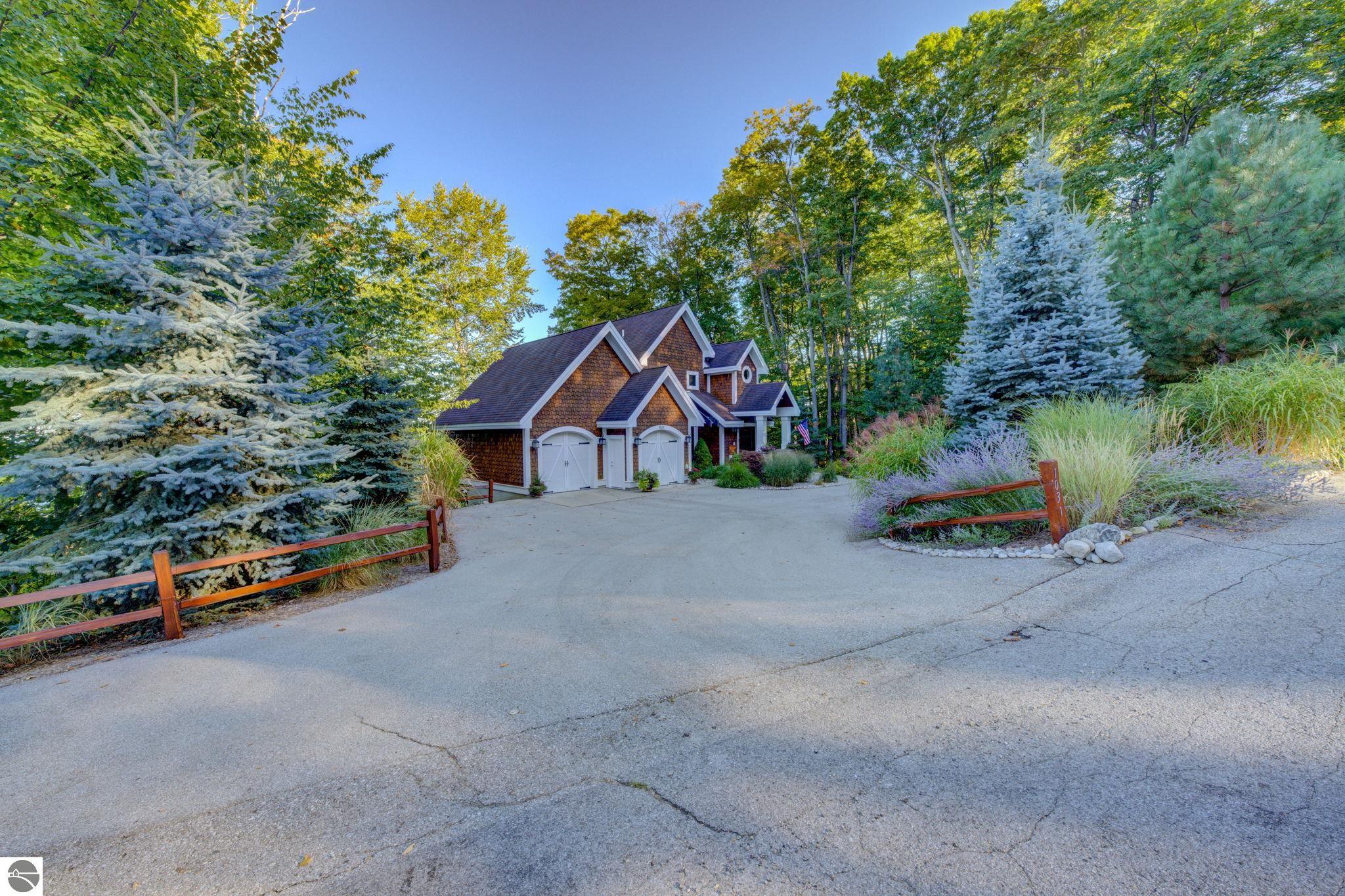 1031 S Bay View Trail