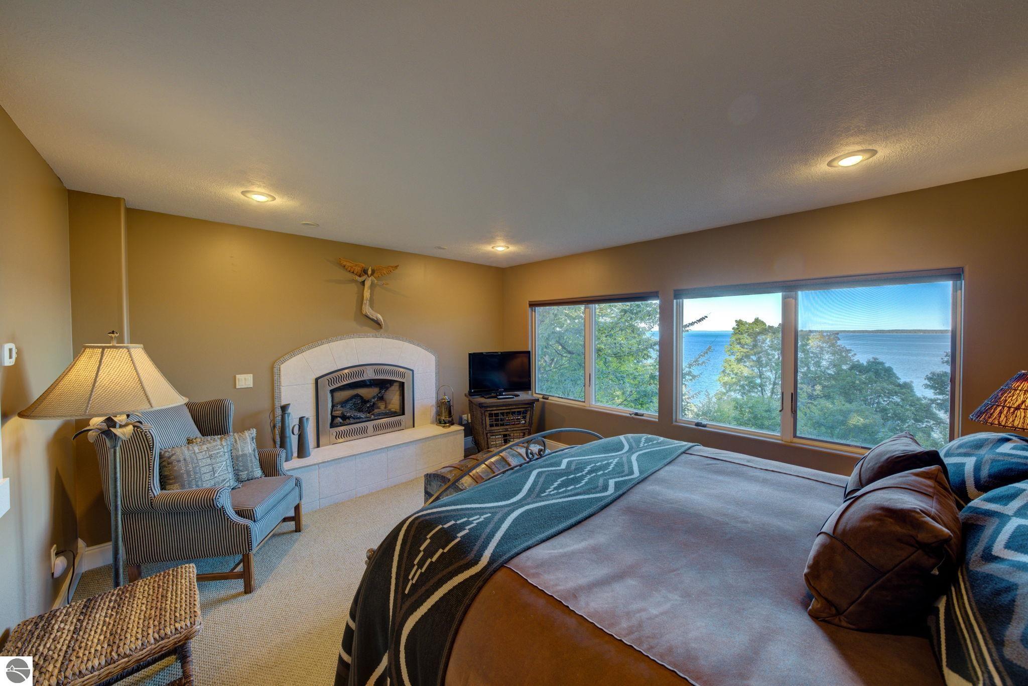 1031 S Bay View Trail