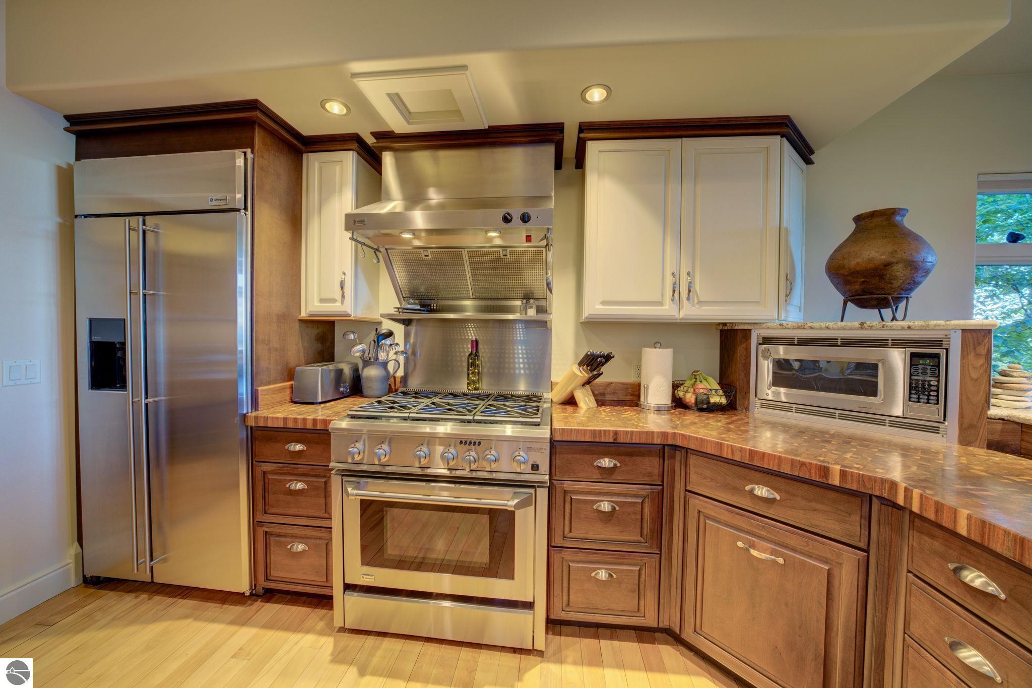 1031 S Bay View Trail