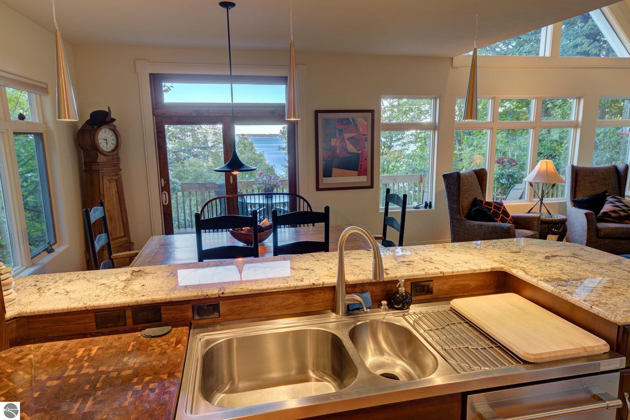 1031 S Bay View Trail