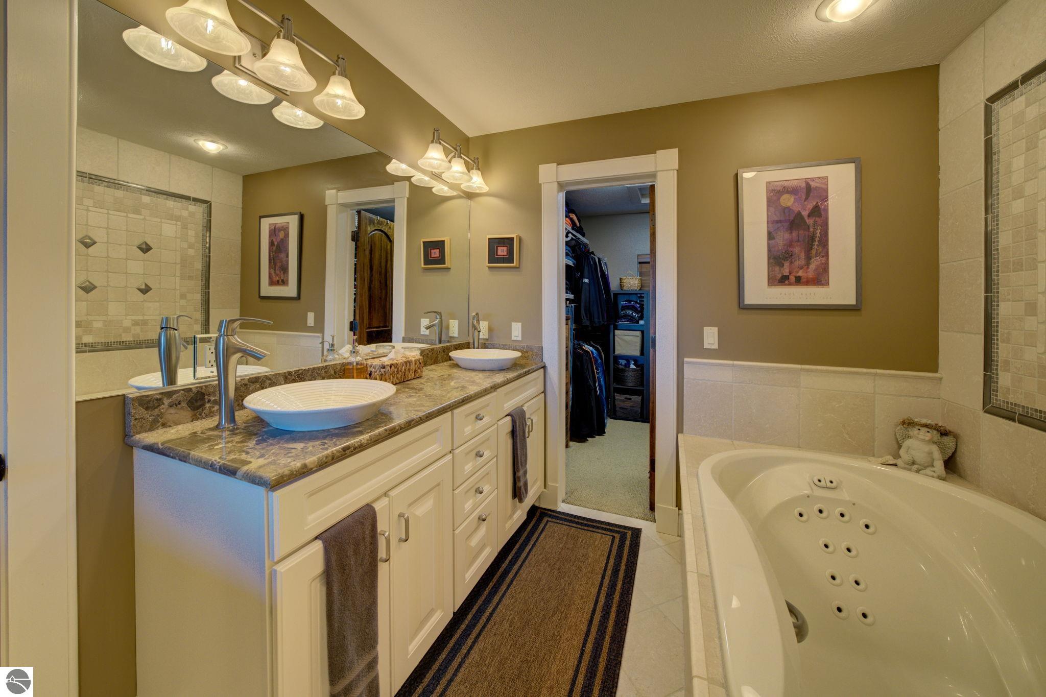 1031 S Bay View Trail