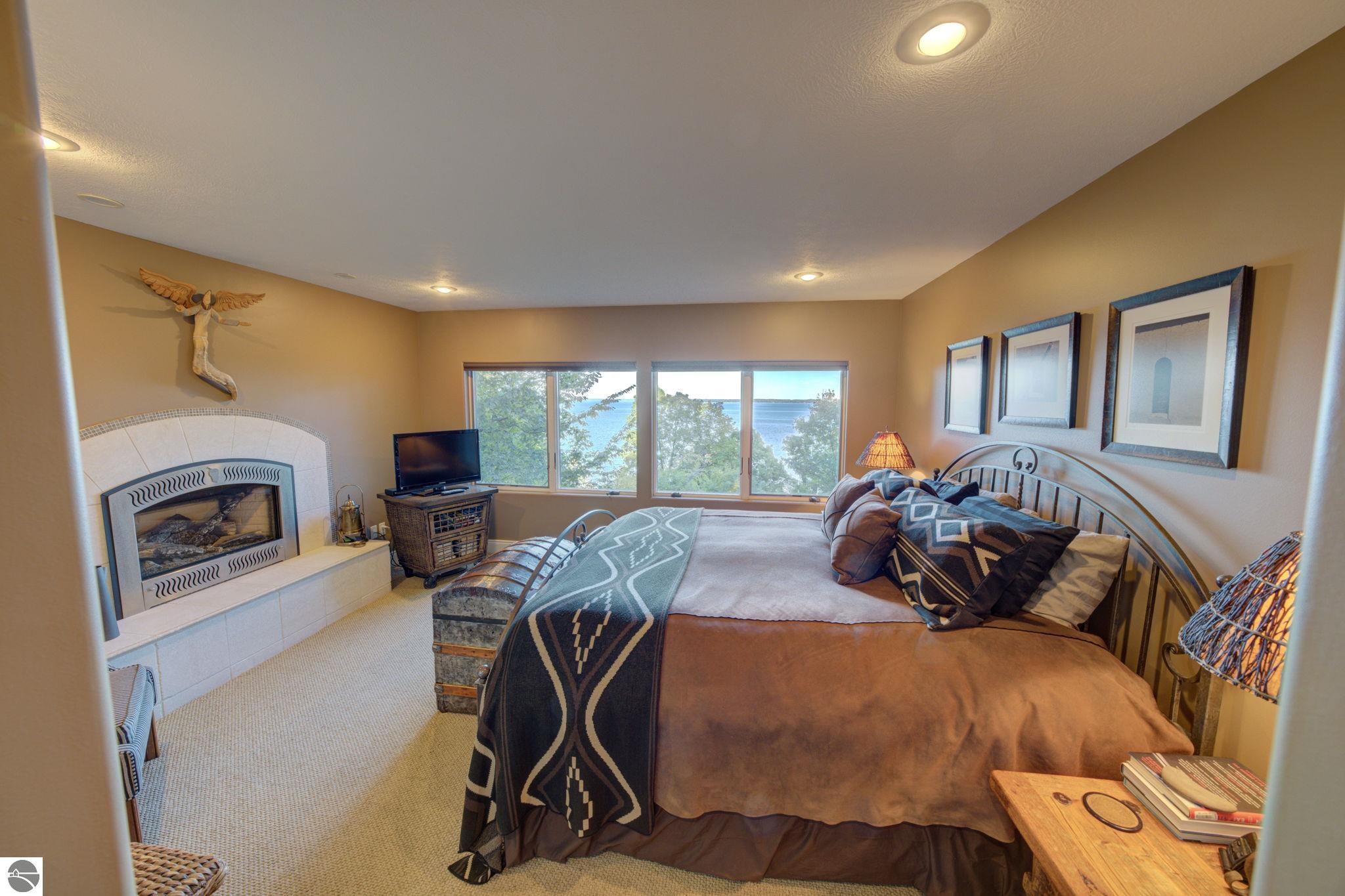 1031 S Bay View Trail