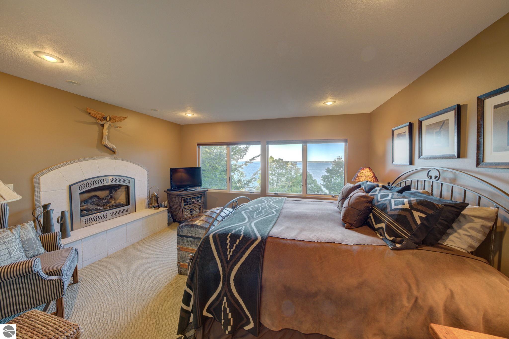 1031 S Bay View Trail