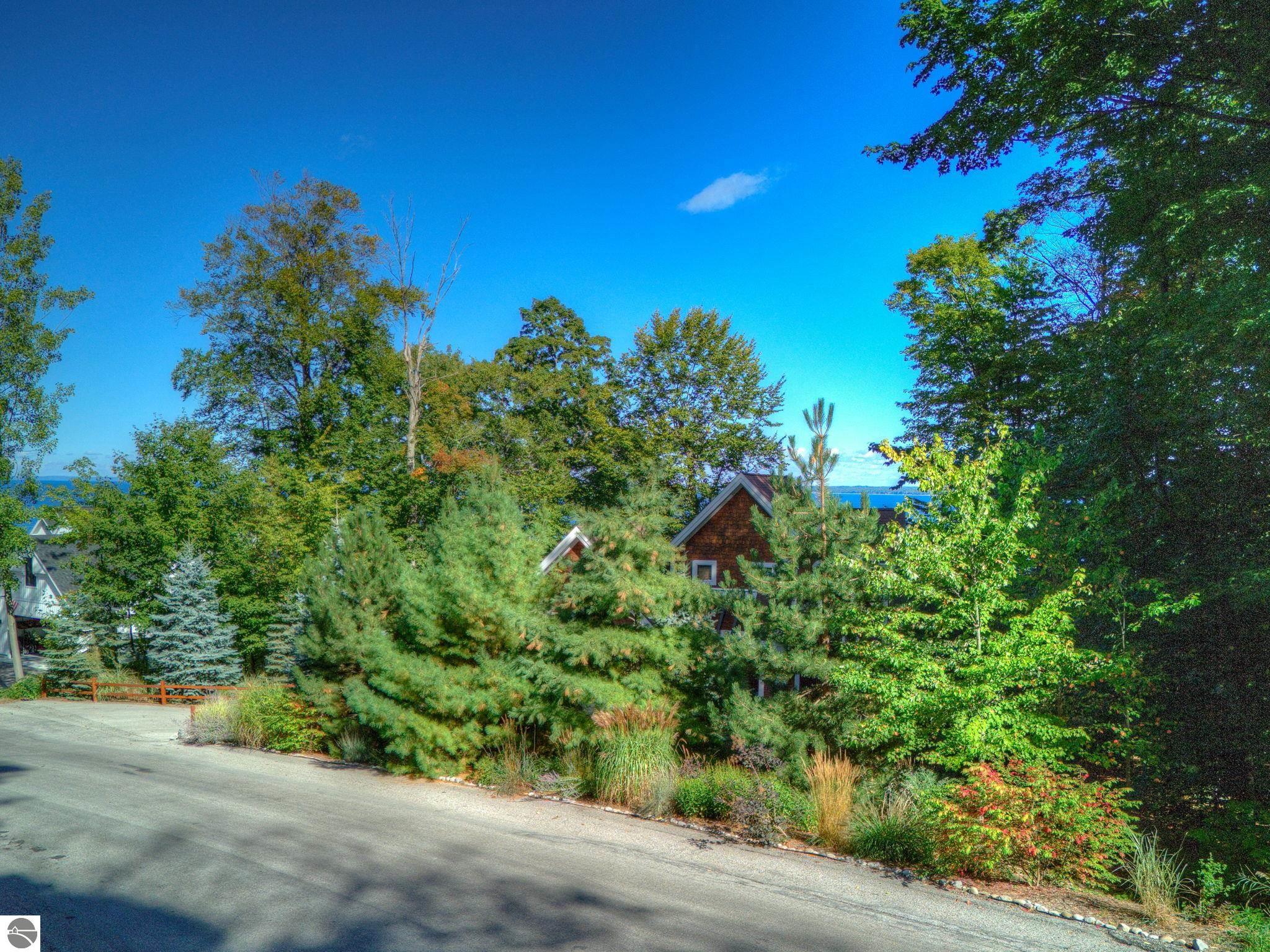 1031 S Bay View Trail